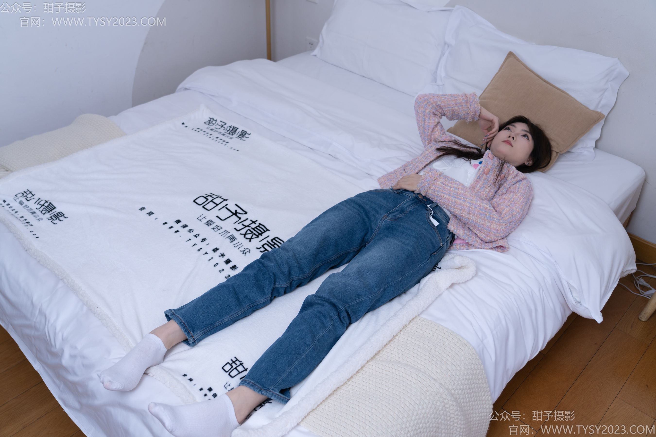 甜予摄影 No.189 璇璇 - 帆布鞋、裸足、抖腿剧情/(134P)