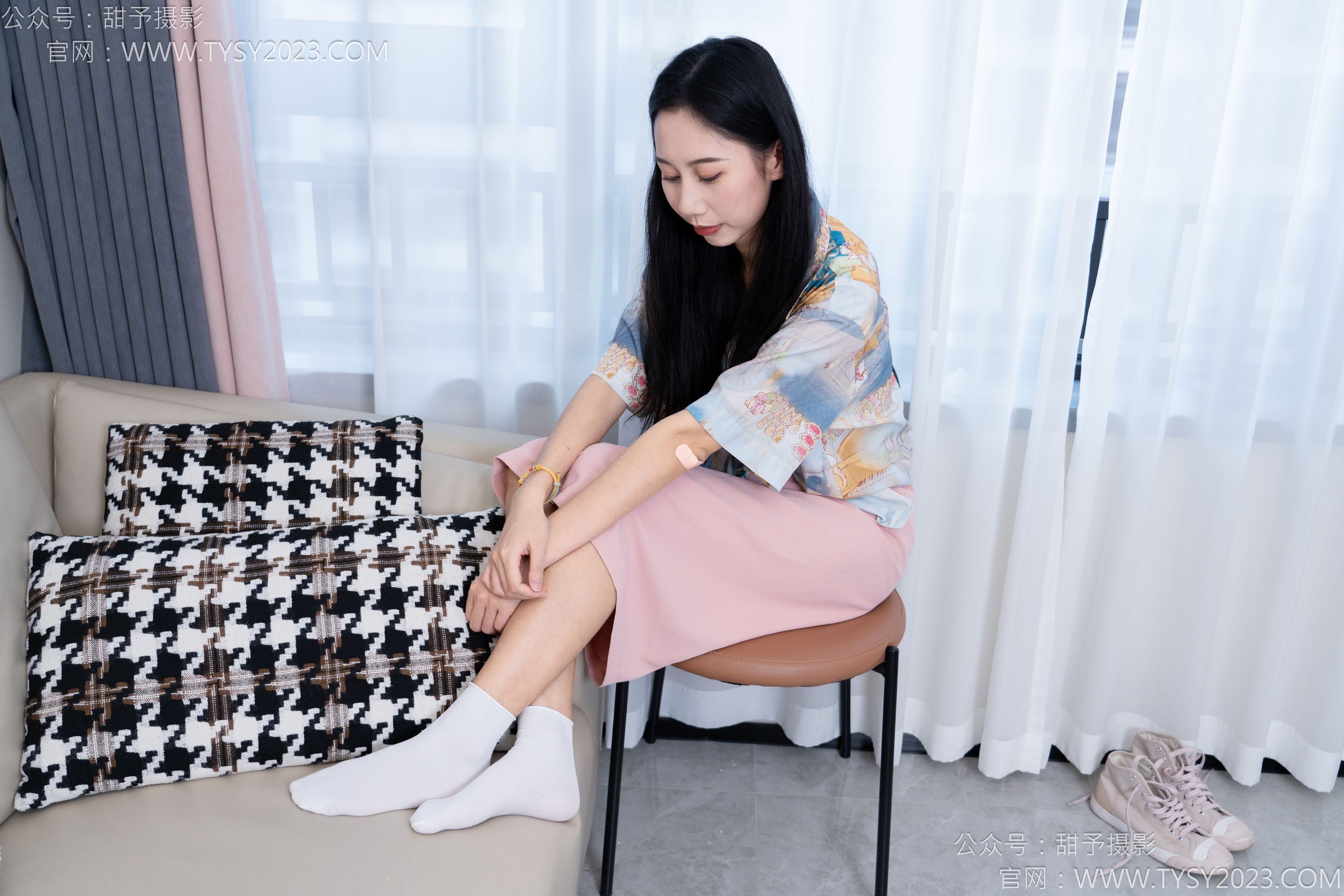 甜予摄影 No.186 娃娃 - 帆布鞋、白棉袜、裸足/(129P)