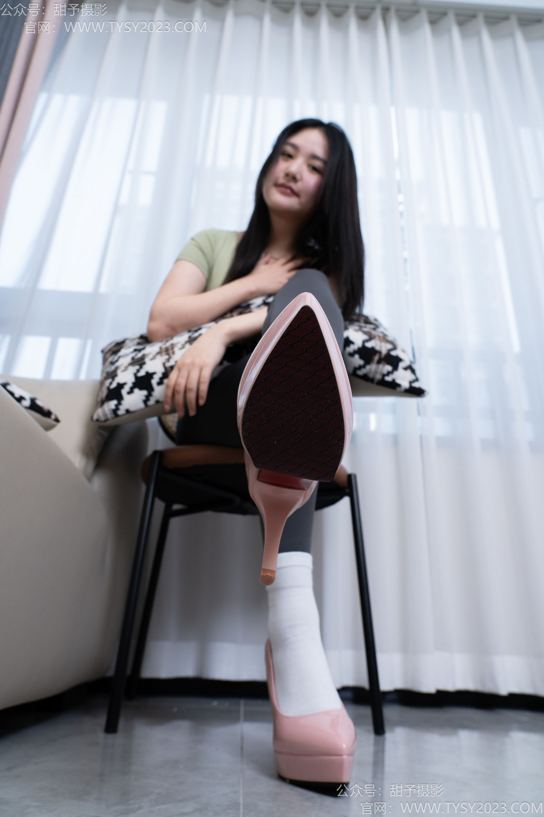 甜予摄影 No.192 澜澜 - 高跟鞋、白棉袜、裸足/(134P)