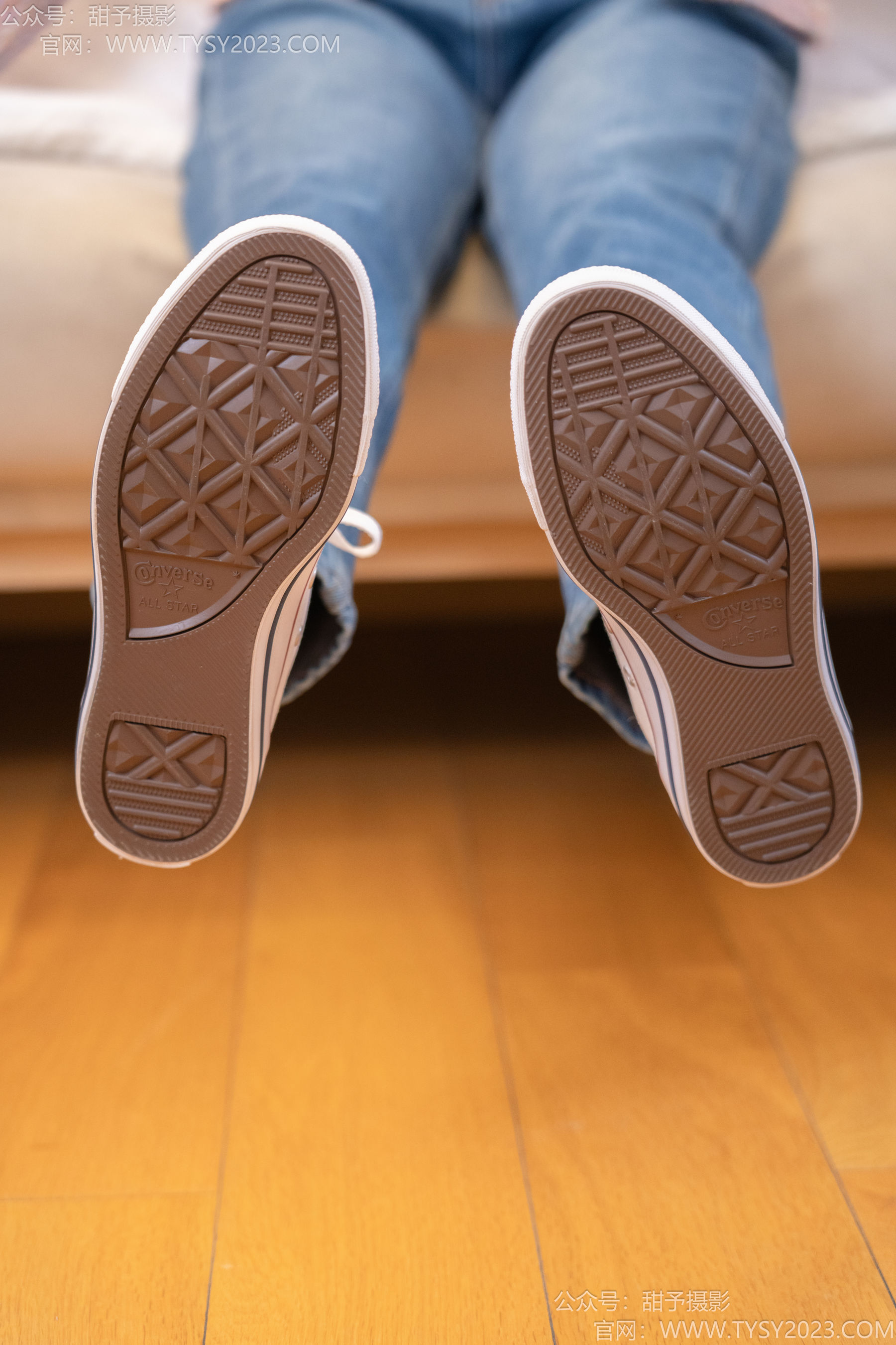 甜予摄影 No.189 璇璇 - 帆布鞋、裸足、抖腿剧情/(134P)