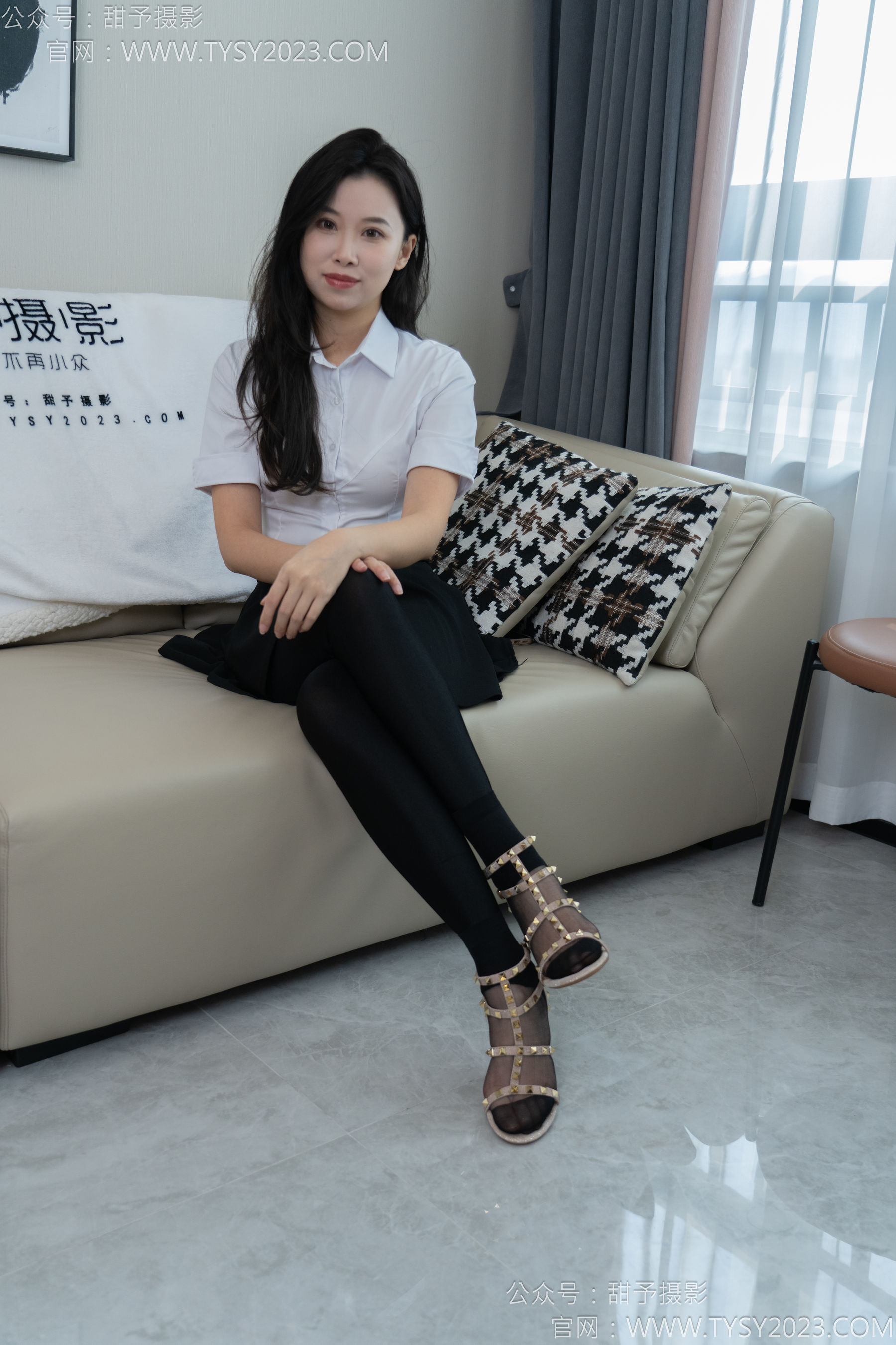 甜予摄影 No.158 梦梦 - 高跟鞋、短肉丝、短黑丝、裸足/(130P)