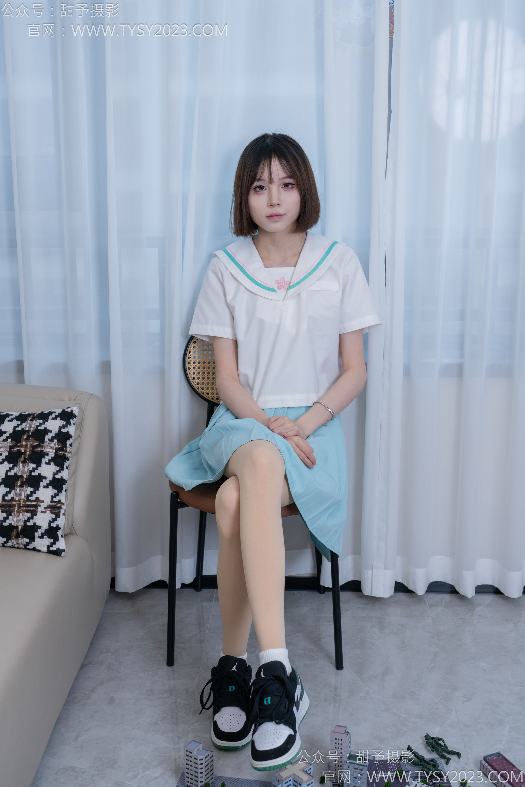 甜予摄影 No.182 珞珞 - 板鞋、白棉袜、厚肉丝、小人国剧情/(134P)