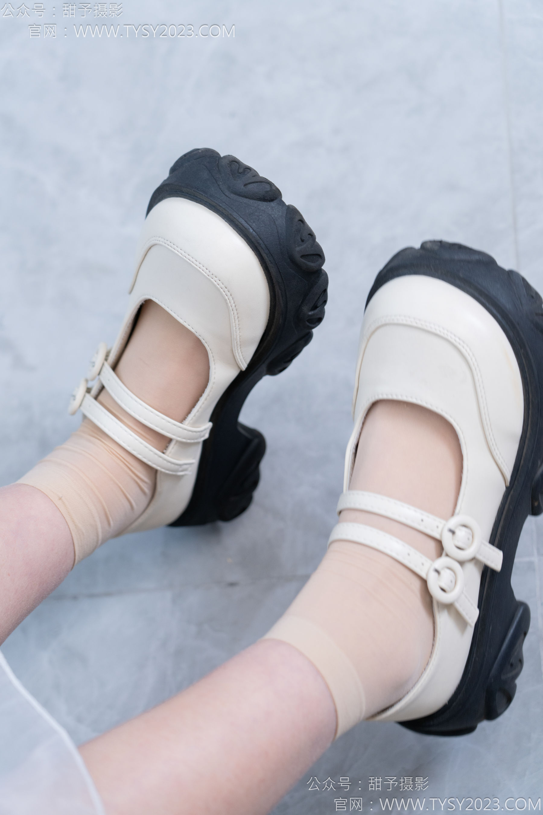 甜予摄影 No.172 知知 - 皮鞋、短肉丝、裸足/(130P)