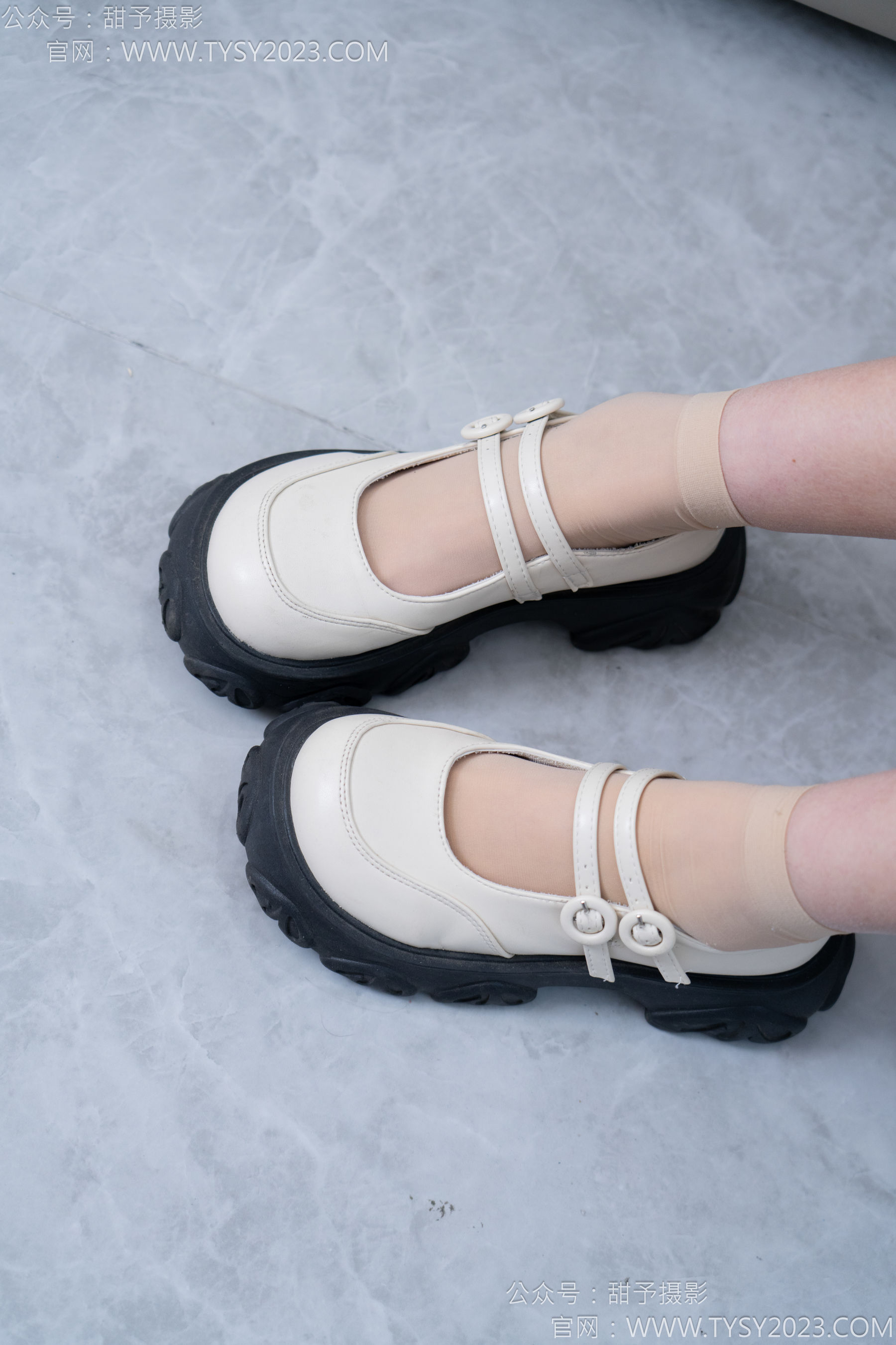 甜予摄影 No.172 知知 - 皮鞋、短肉丝、裸足/(130P)