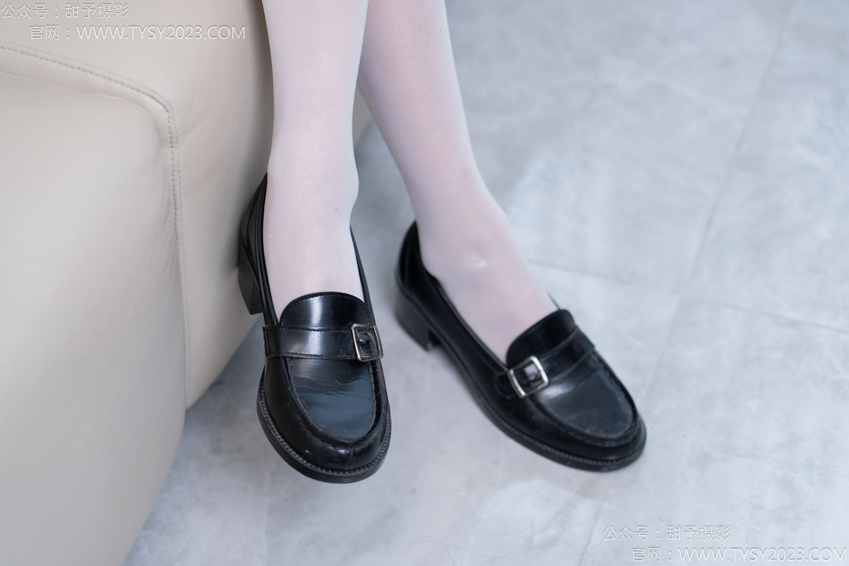 甜予摄影 No.166 酥酥 - 皮鞋、半白丝、裸足/(127P)