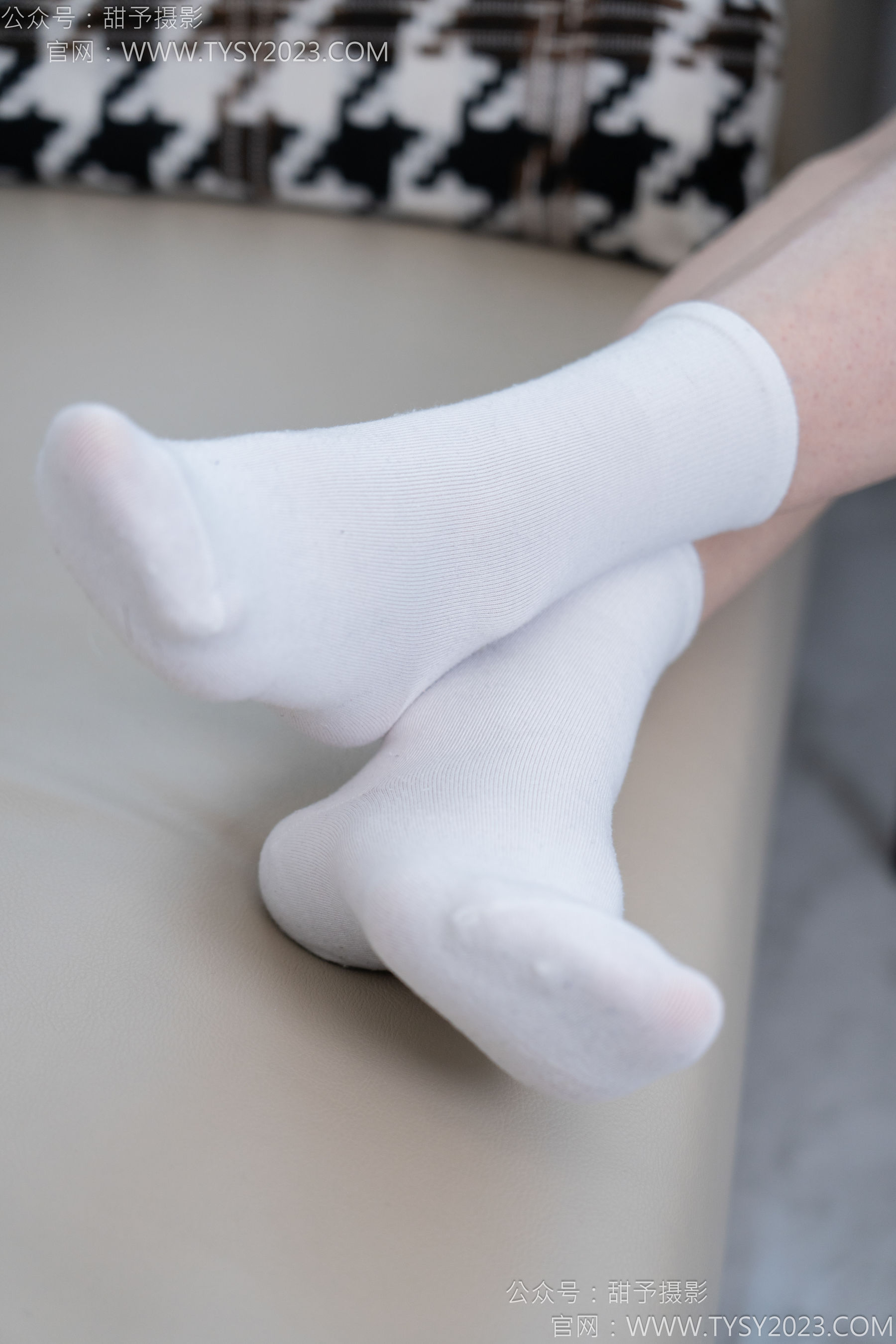 甜予摄影 No.167 小容 - 板鞋、白棉袜、裸足/(129P)