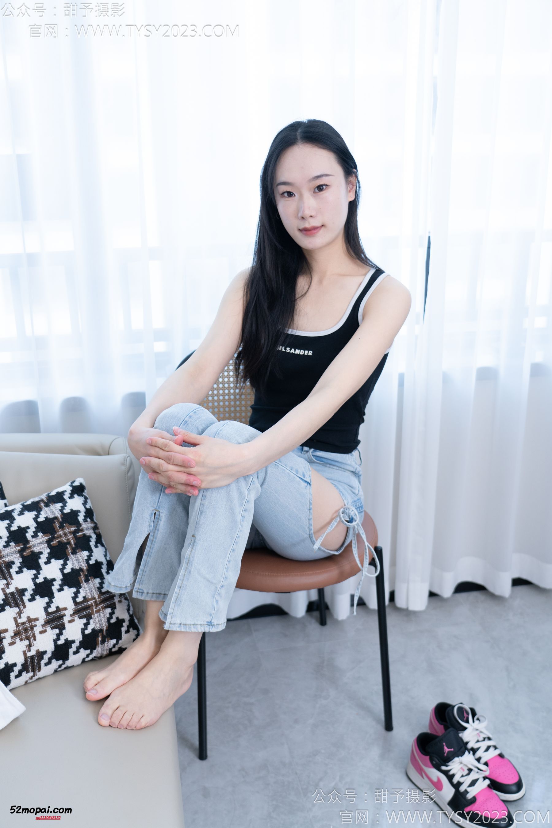 甜予摄影 No.181 小容 - 板鞋、白棉袜、裸足/(130P)