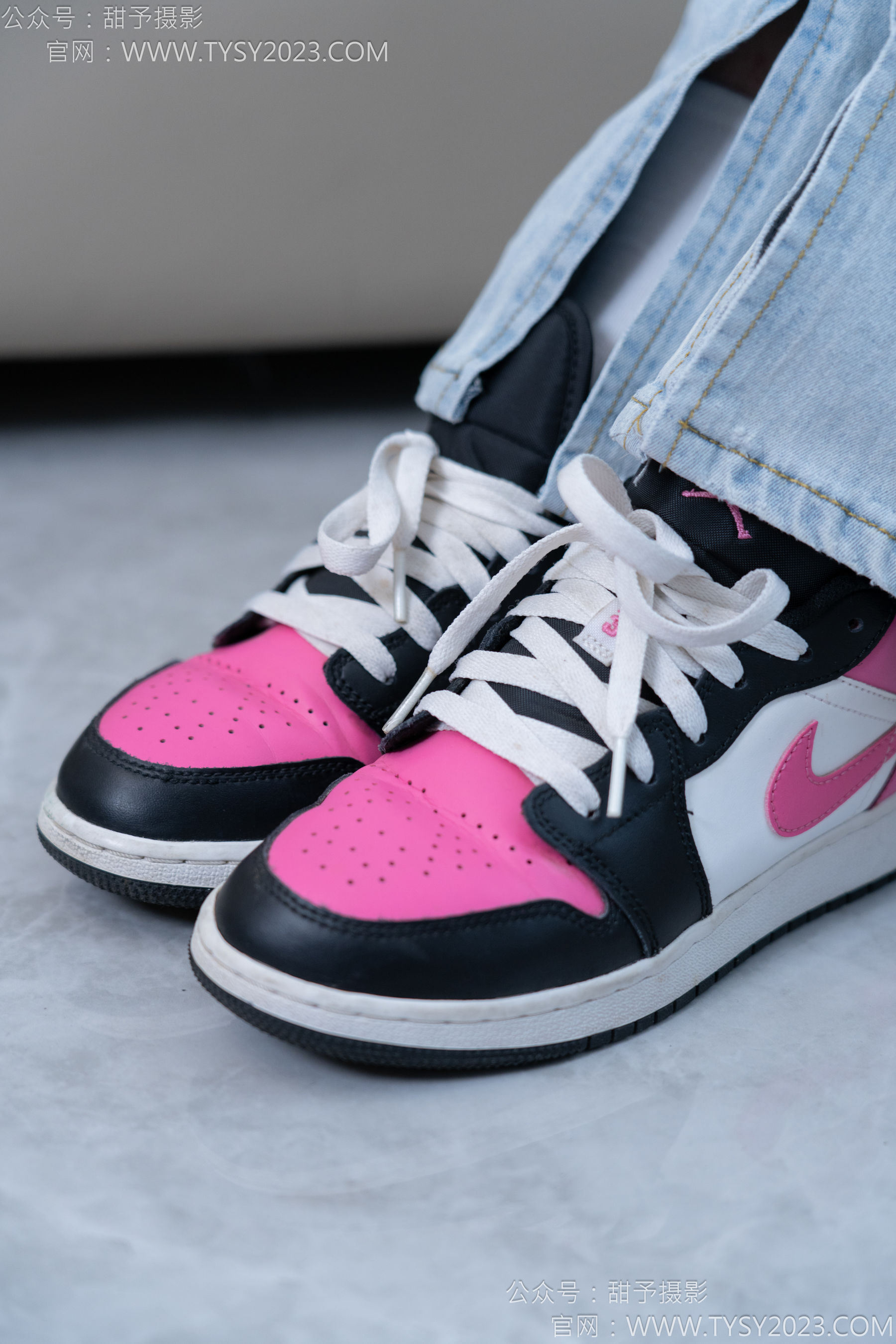 甜予摄影 No.181 小容 - 板鞋、白棉袜、裸足/(130P)