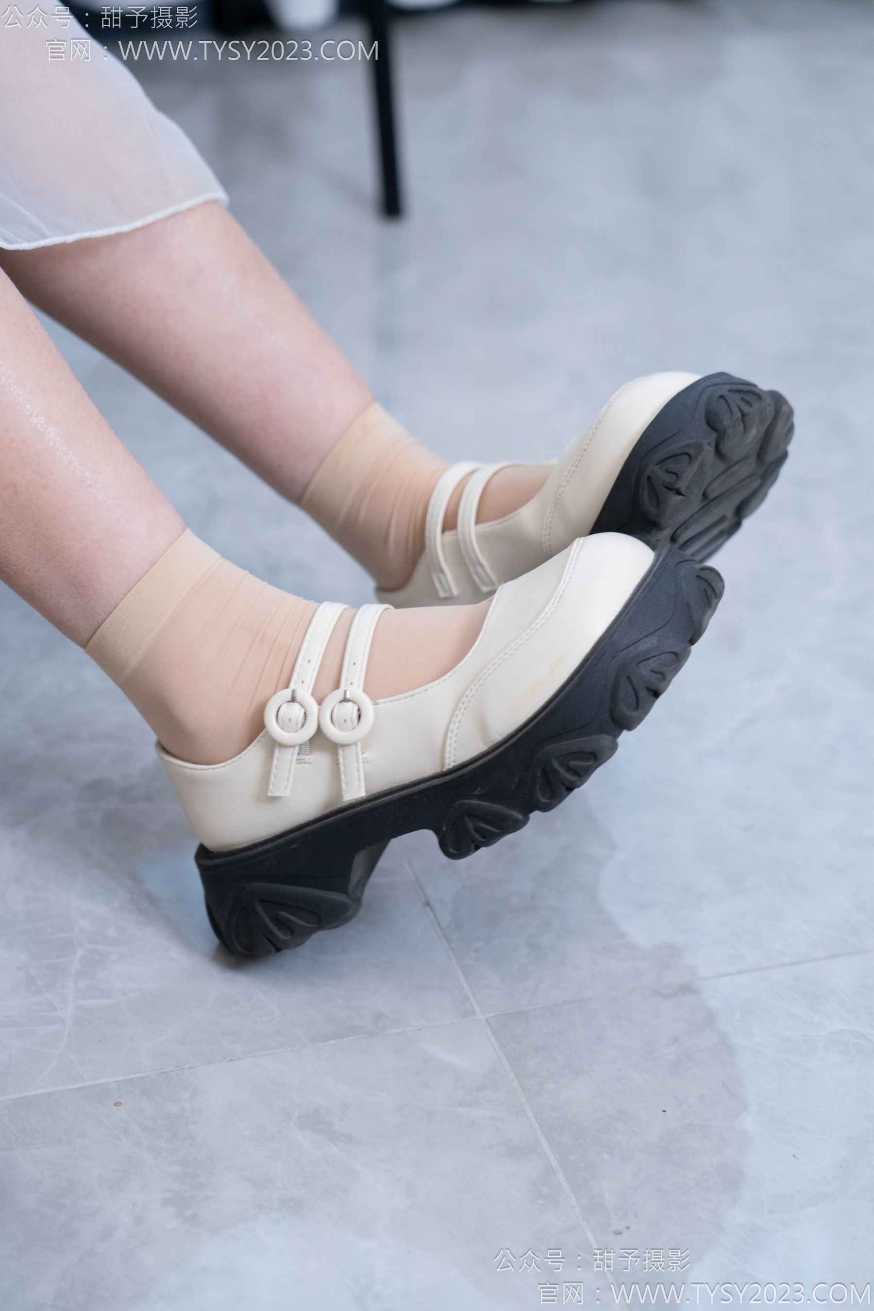 甜予摄影 No.172 知知 - 皮鞋、短肉丝、裸足/(130P)
