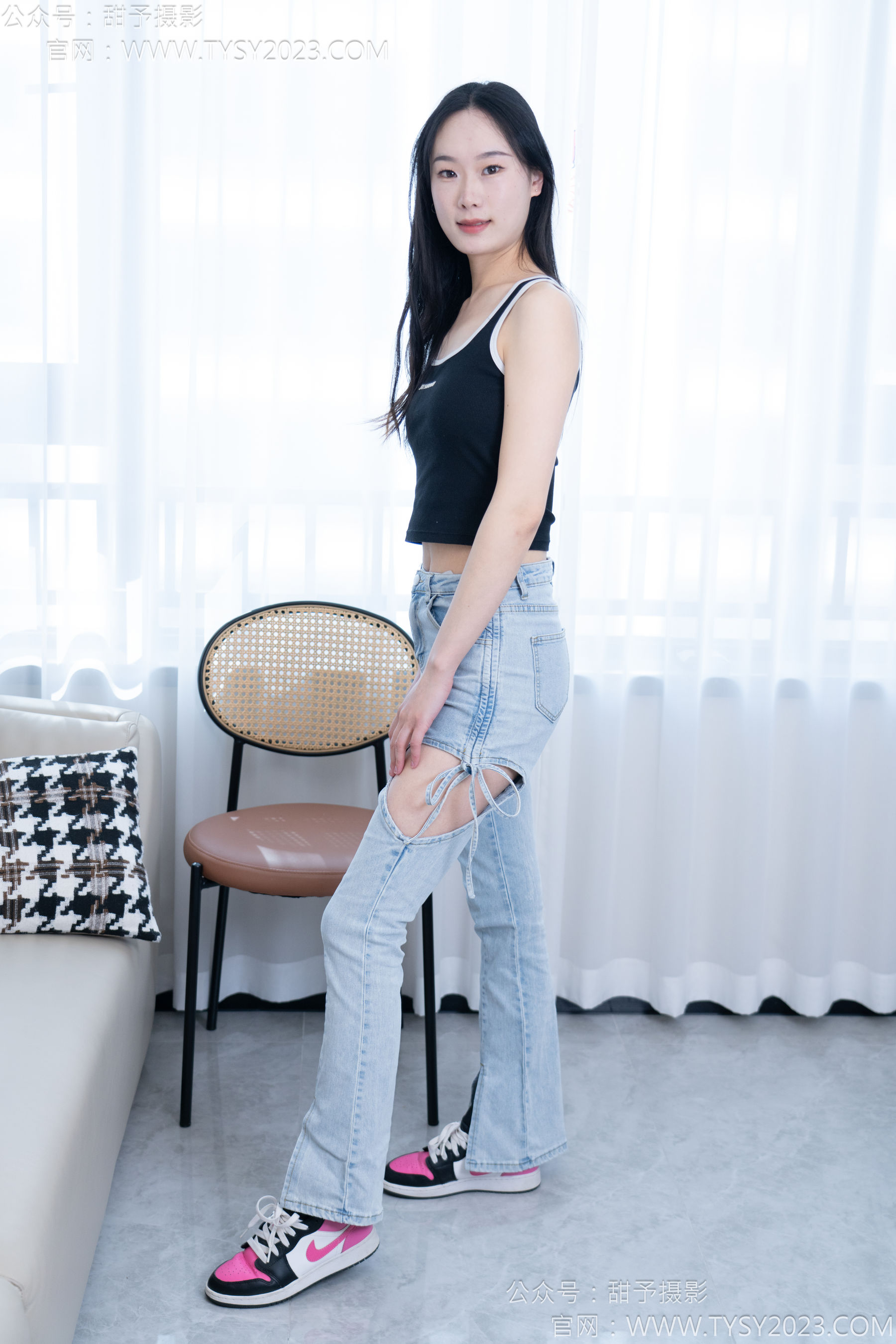 甜予摄影 No.181 小容 - 板鞋、白棉袜、裸足/(130P)