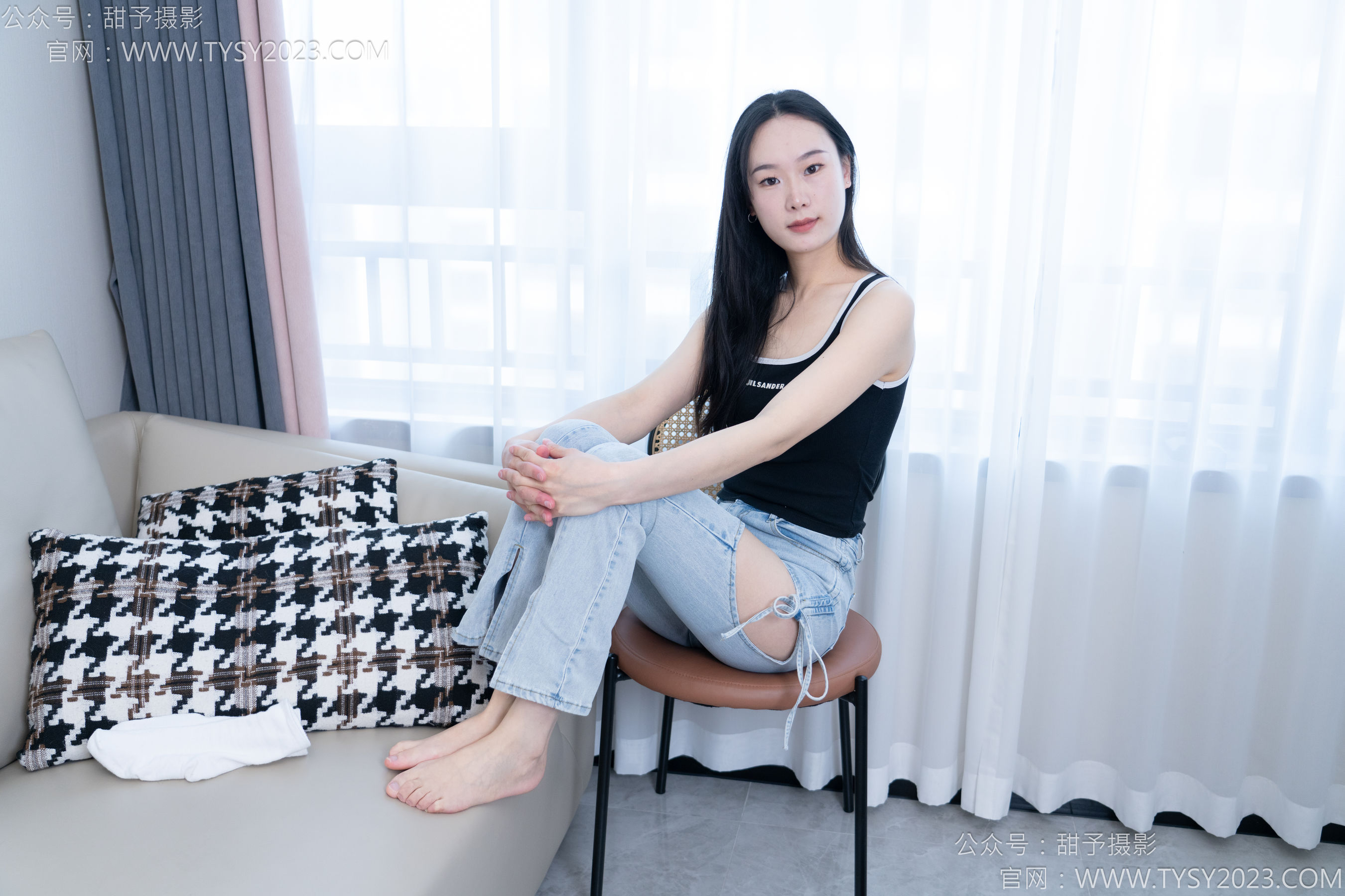 甜予摄影 No.181 小容 - 板鞋、白棉袜、裸足/(130P)