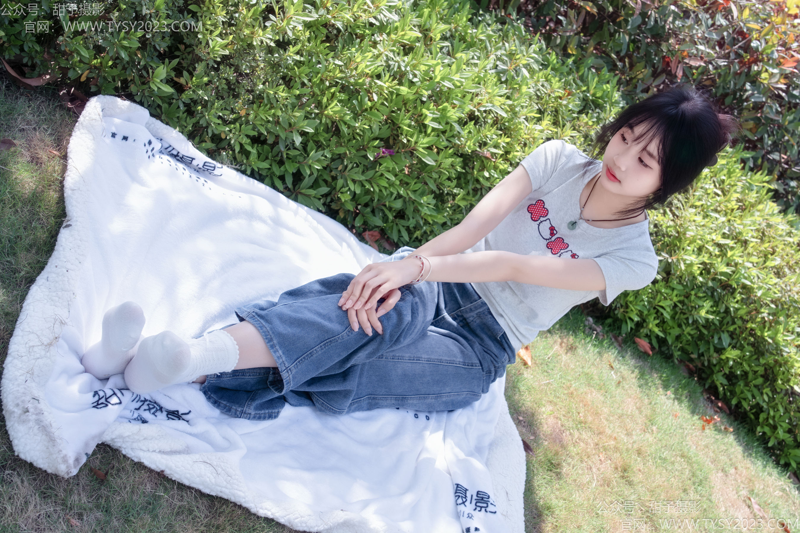 甜予摄影 No.194 小橙子 - 板鞋、白棉袜、裸足/(130P)