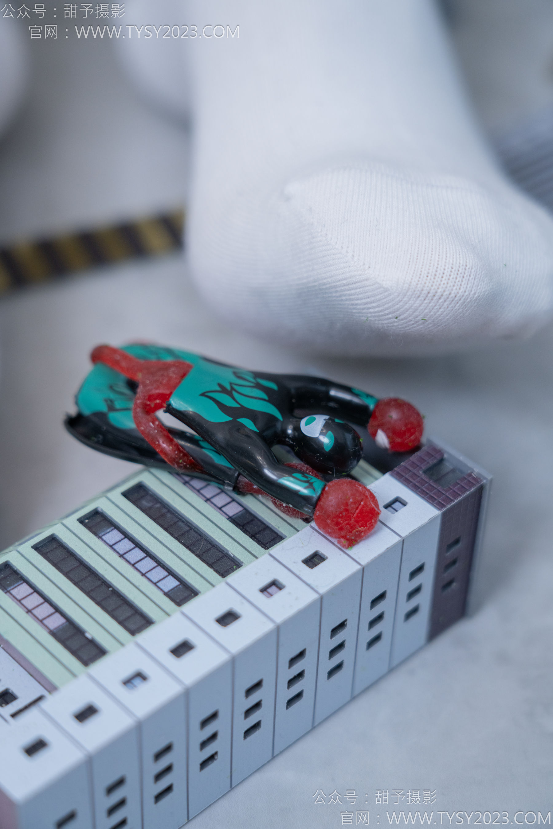 甜予摄影 No.182 珞珞 - 板鞋、白棉袜、厚肉丝、小人国剧情/(134P)