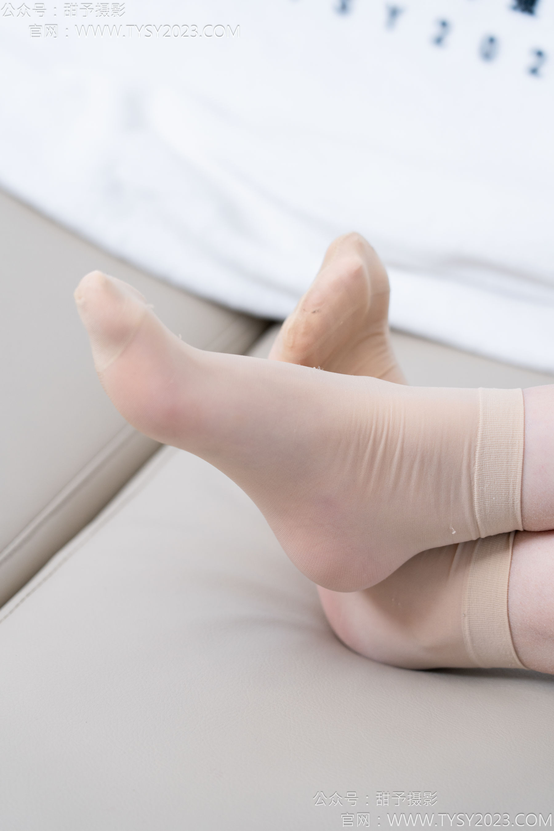 甜予摄影 No.172 知知 - 皮鞋、短肉丝、裸足/(130P)