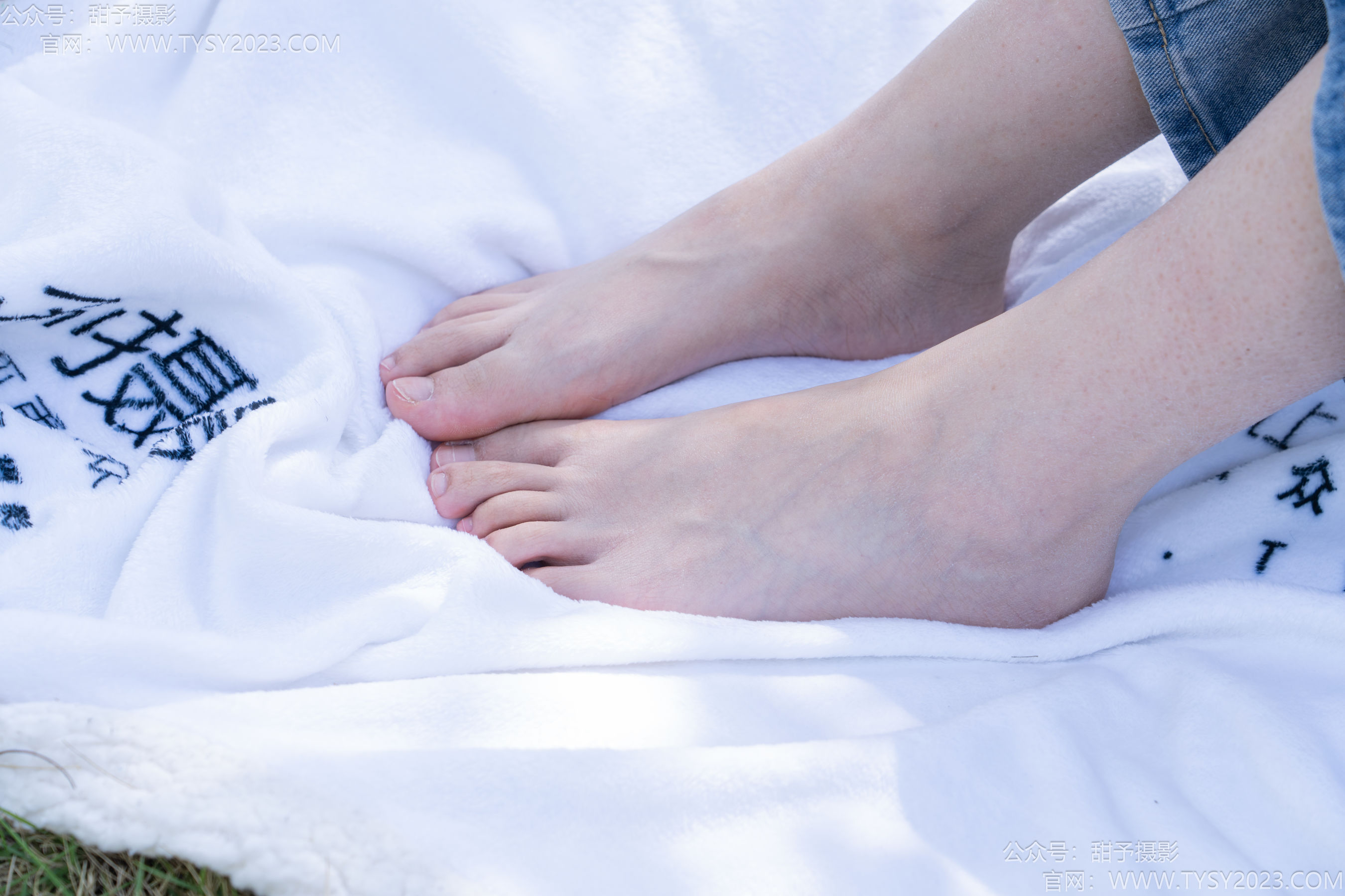 甜予摄影 No.194 小橙子 - 板鞋、白棉袜、裸足/(130P)