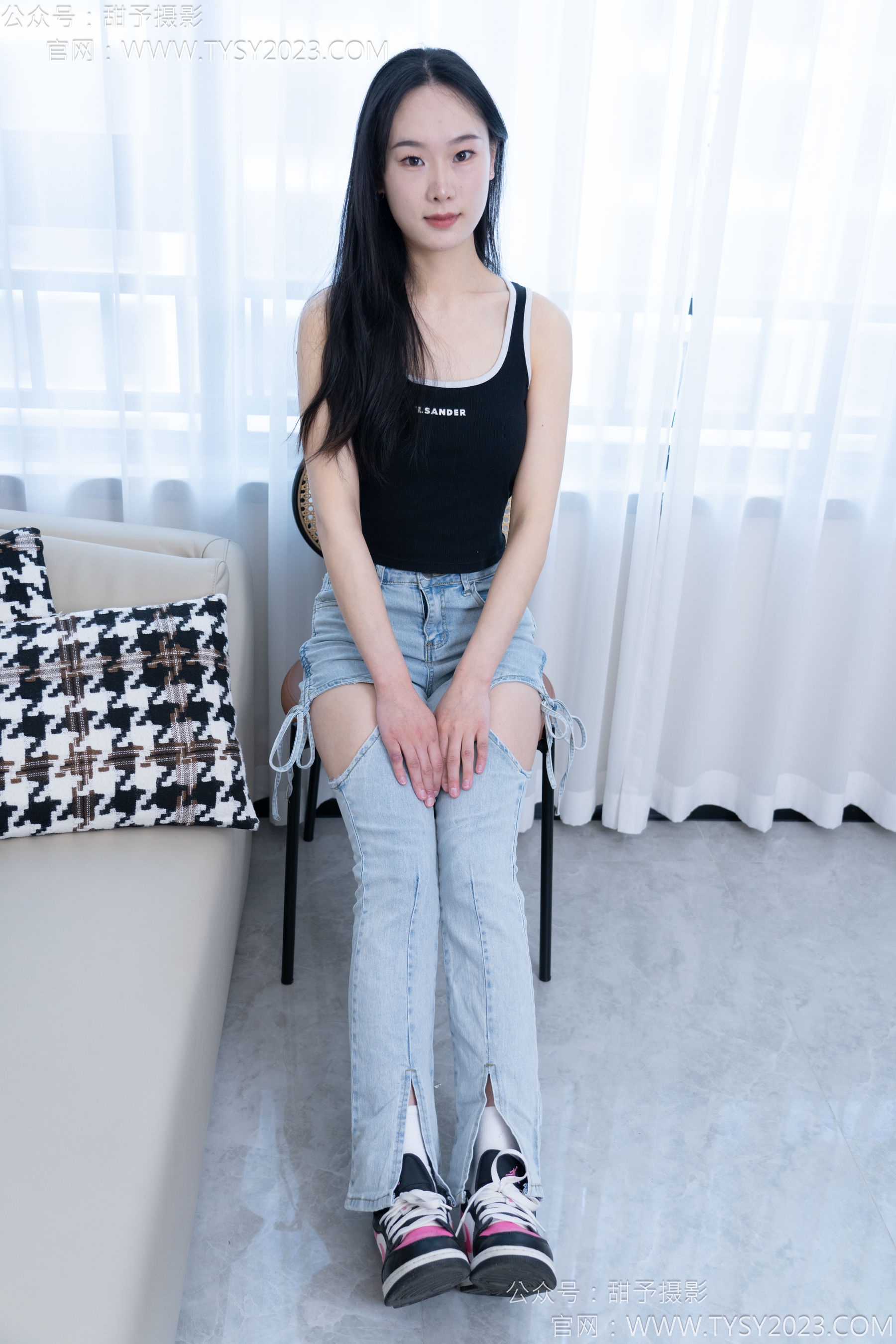 甜予摄影 No.181 小容 - 板鞋、白棉袜、裸足/(130P)