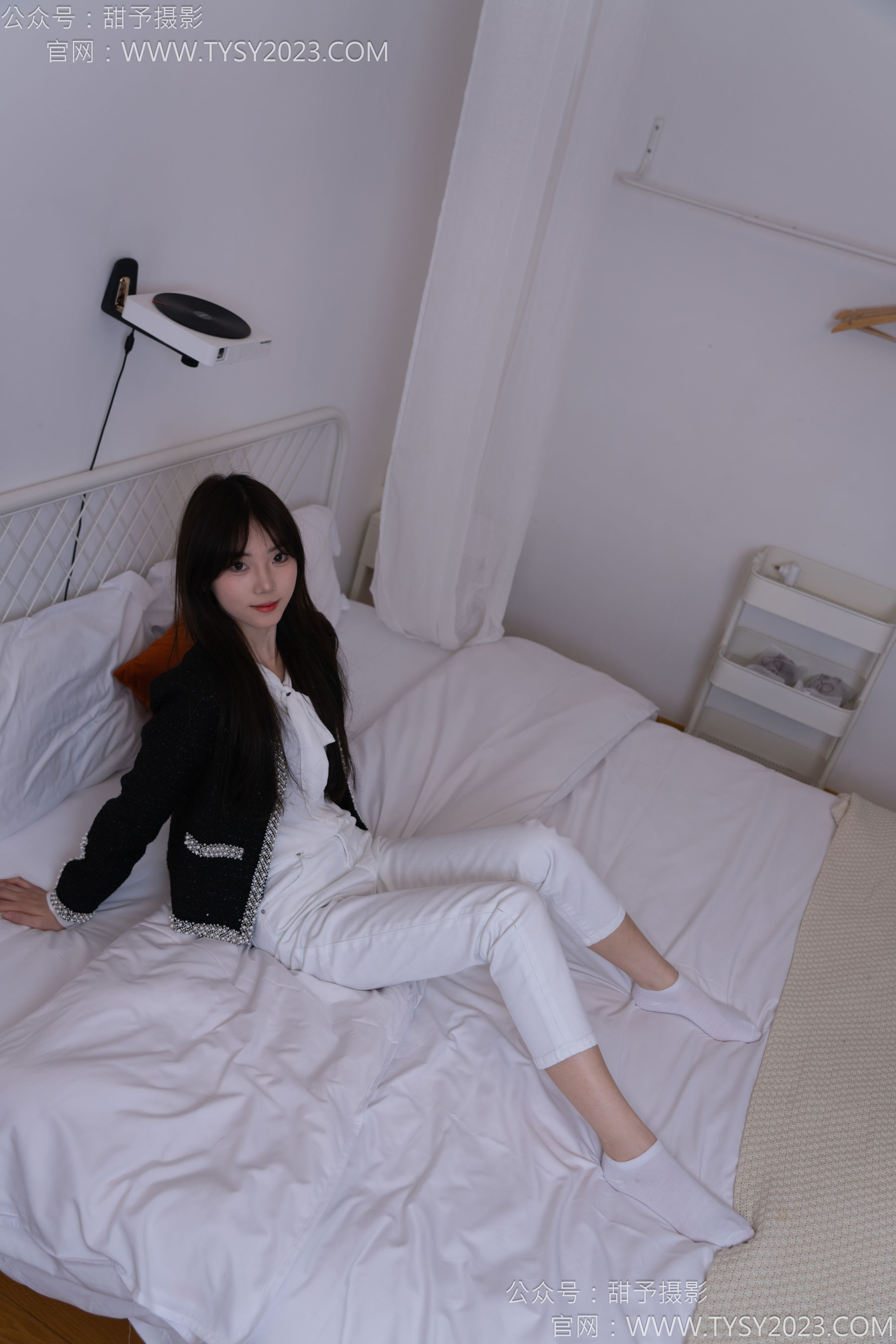 甜予摄影 No.171 璇璇 - 帆布鞋、白棉袜、抖腿剧情/(151P)