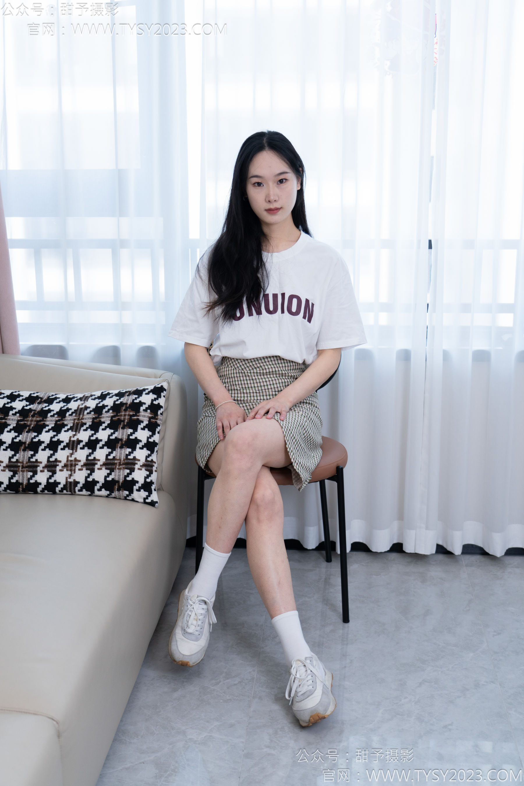 甜予摄影 No.167 小容 - 板鞋、白棉袜、裸足/(129P)