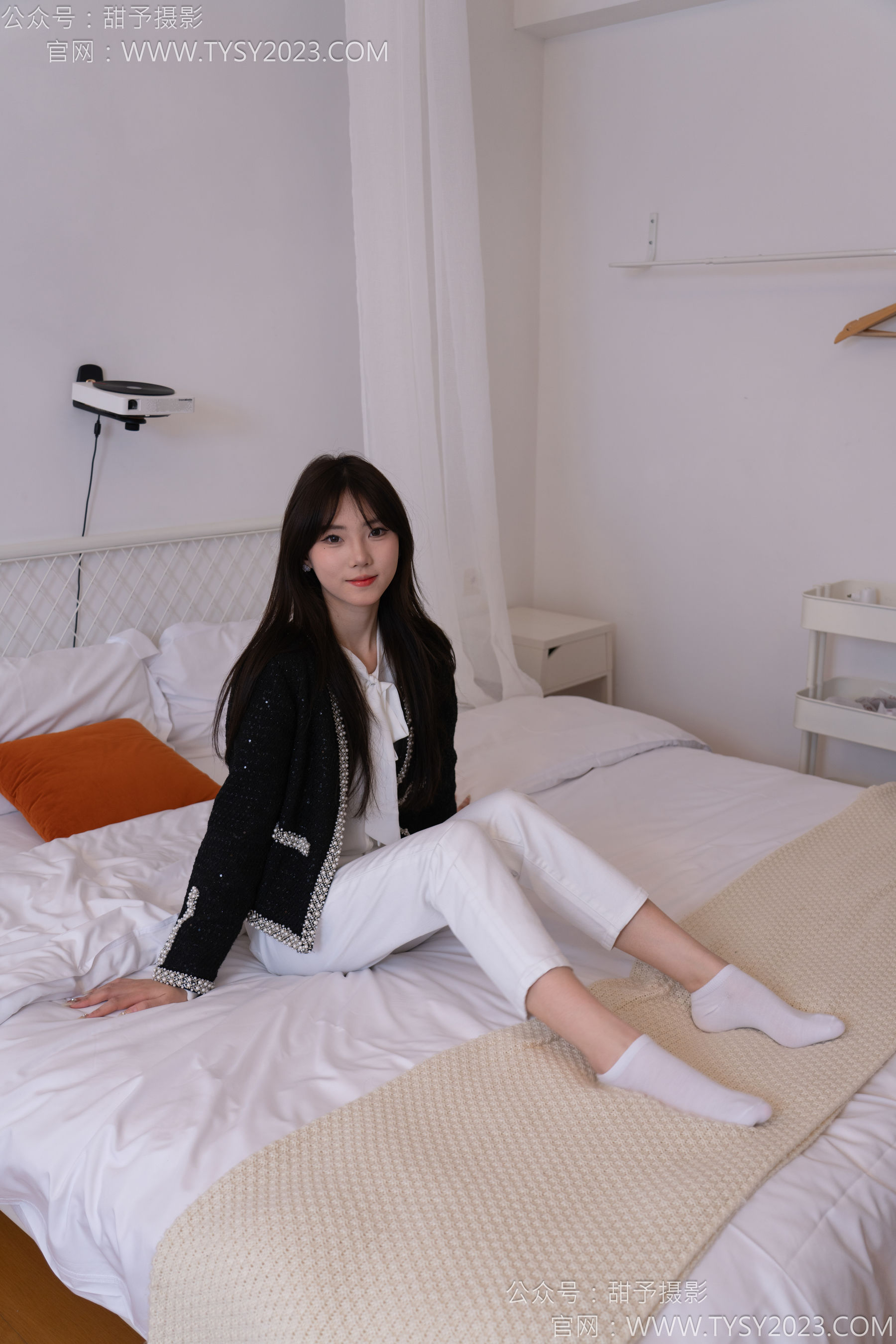 甜予摄影 No.171 璇璇 - 帆布鞋、白棉袜、抖腿剧情/(151P)