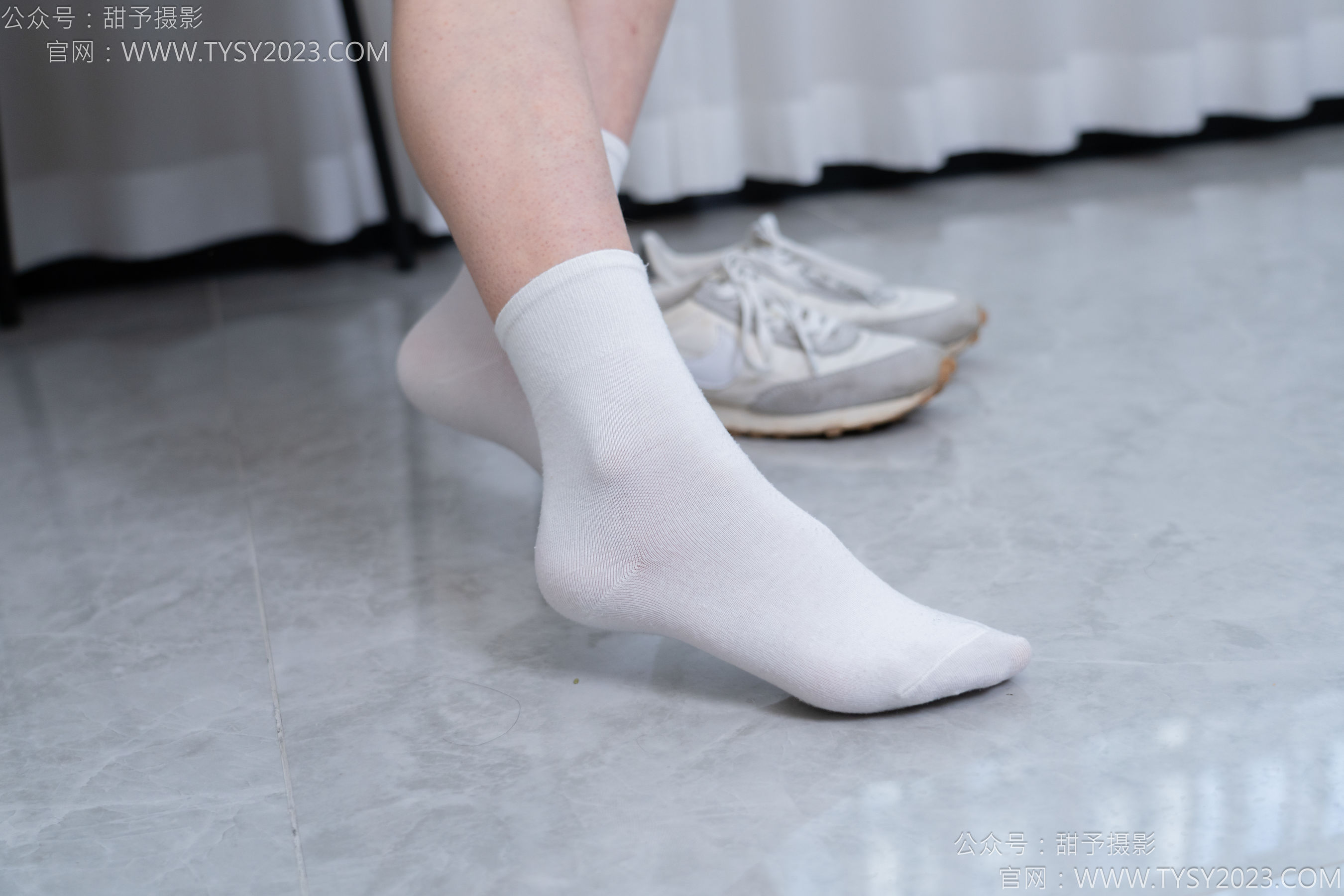 甜予摄影 No.167 小容 - 板鞋、白棉袜、裸足/(129P)