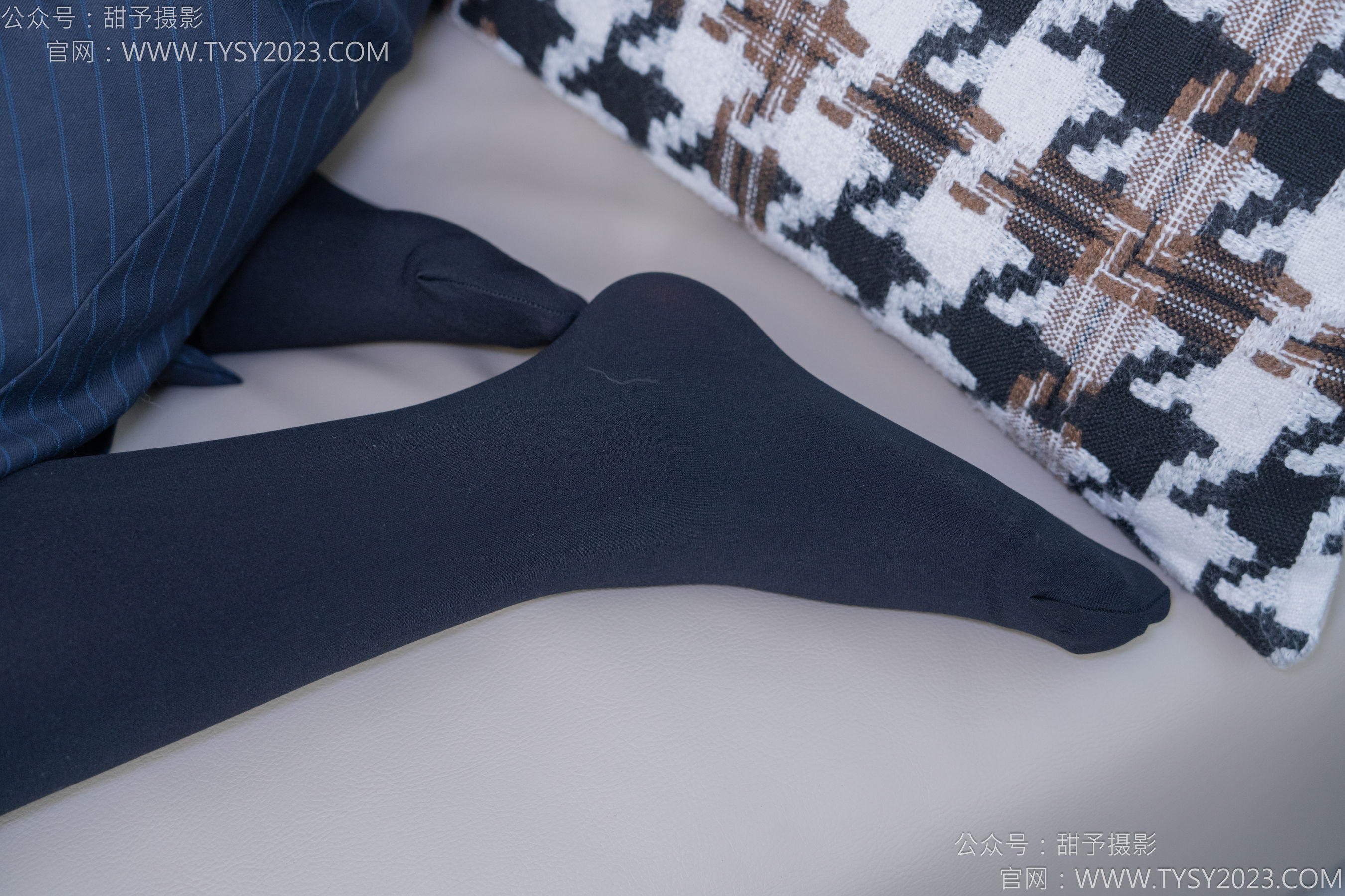 甜予摄影 No.187 知知 - 高跟鞋、厚黑丝/(127P)