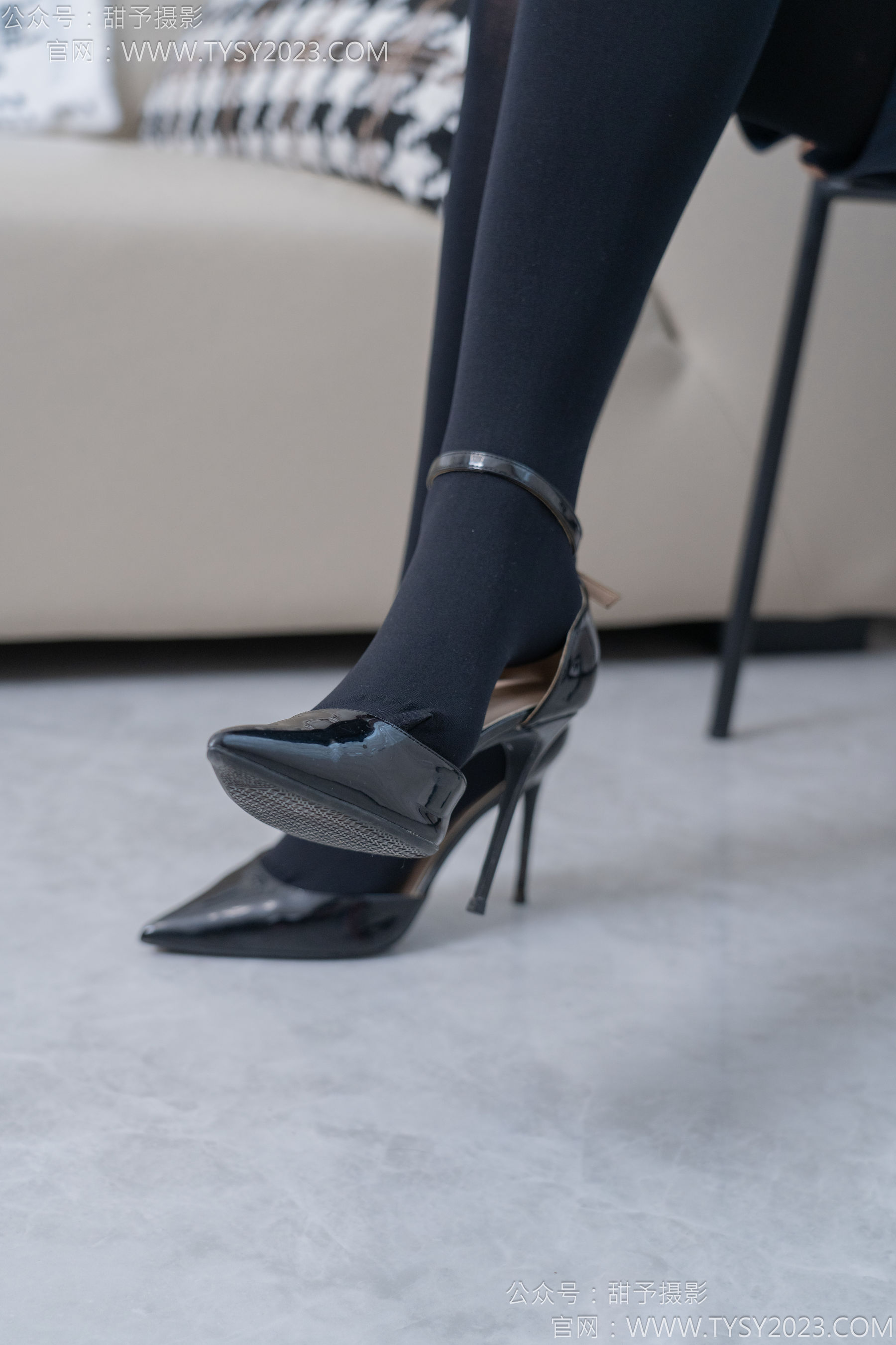 甜予摄影 No.187 知知 - 高跟鞋、厚黑丝/(127P)