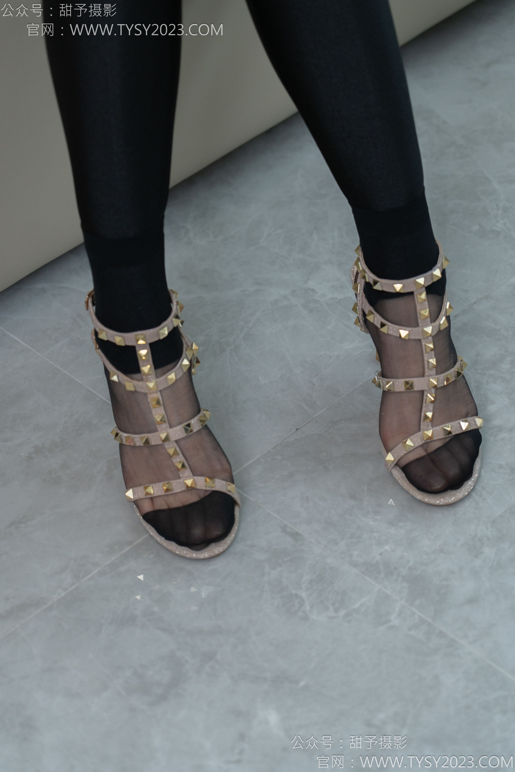 甜予摄影 No.158 梦梦 - 高跟鞋、短肉丝、短黑丝、裸足/(130P)