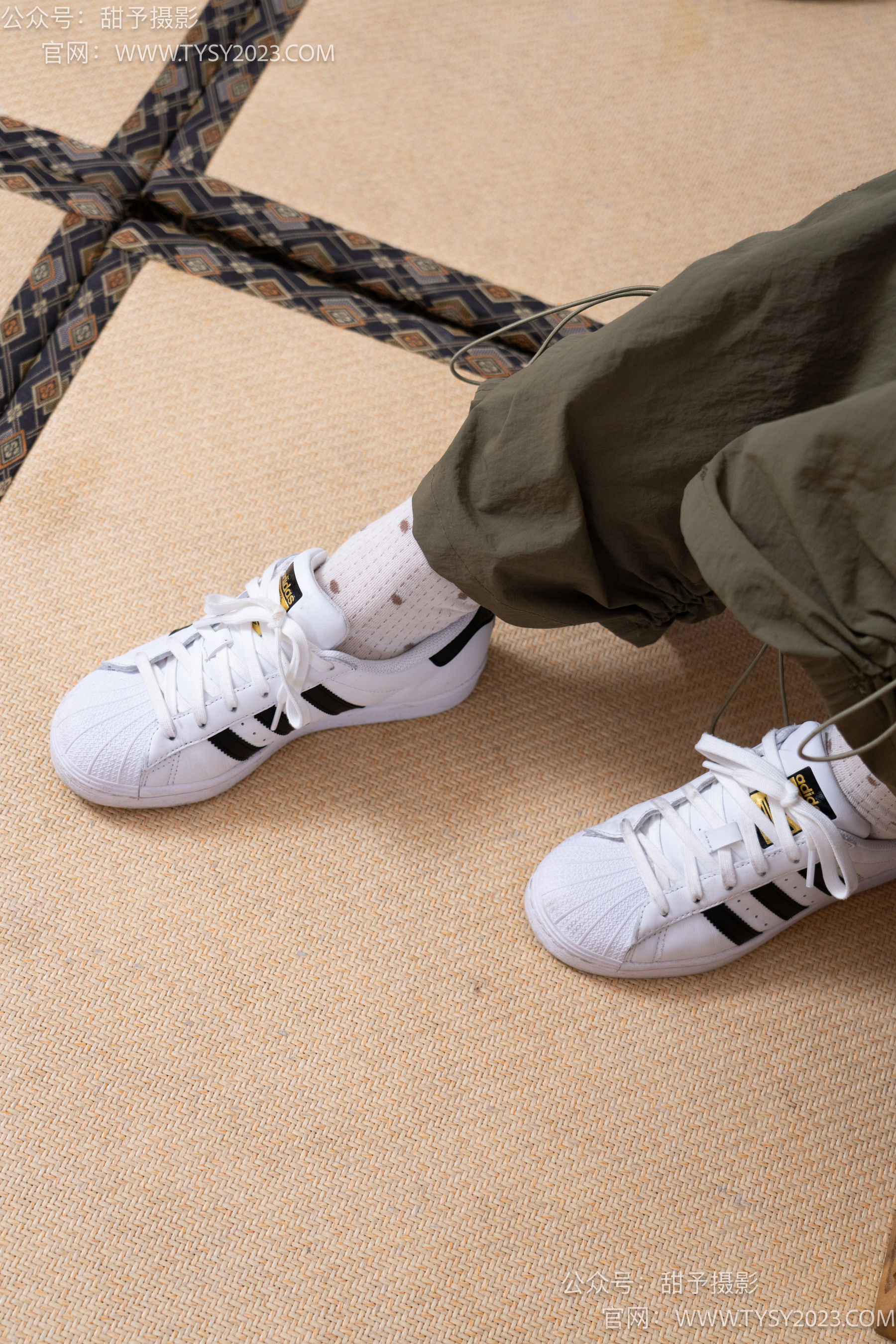 甜予摄影 No.161 双双 - 板鞋、白棉袜、裸足/(130P)