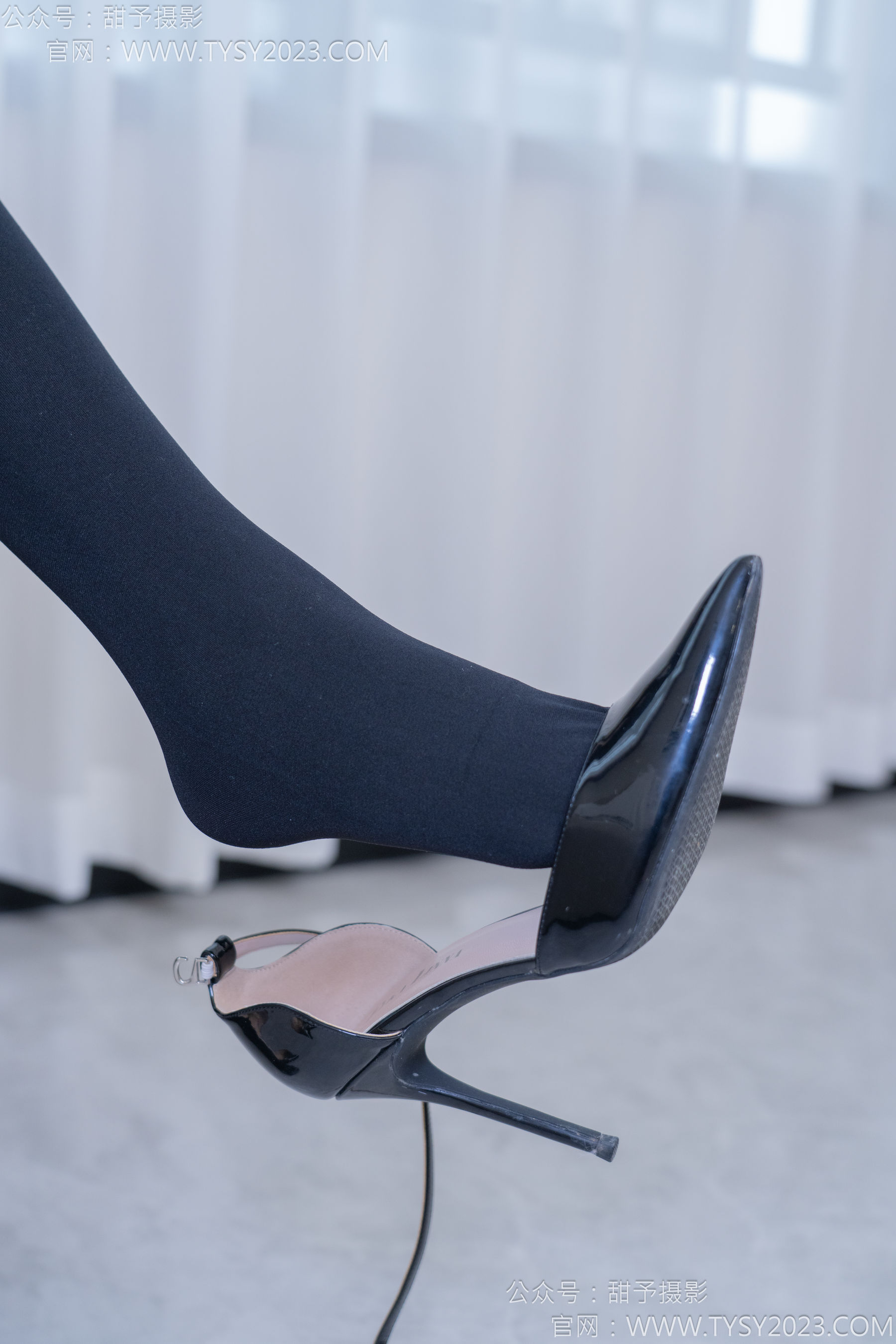 甜予摄影 No.187 知知 - 高跟鞋、厚黑丝/(127P)