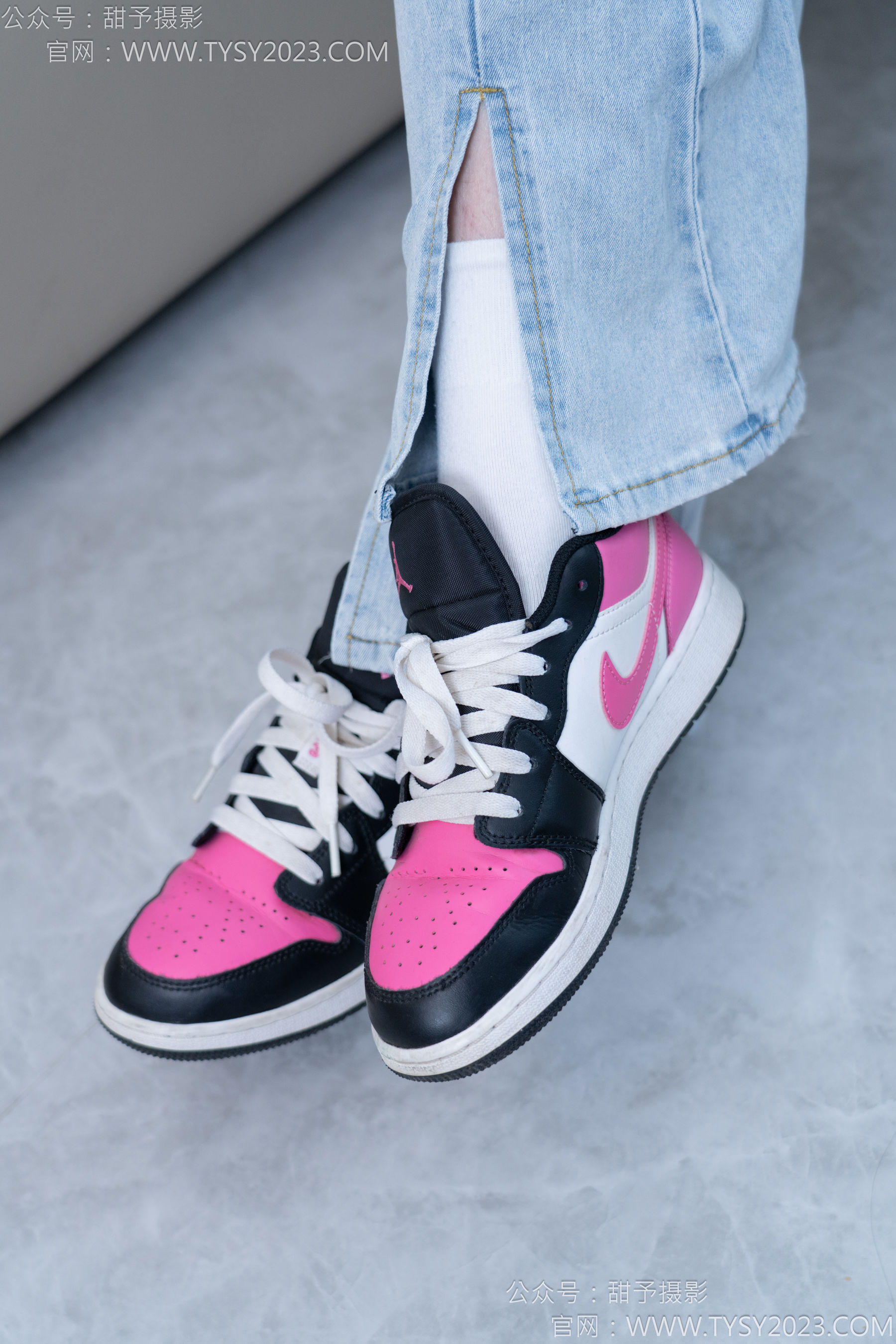 甜予摄影 No.181 小容 - 板鞋、白棉袜、裸足/(130P)