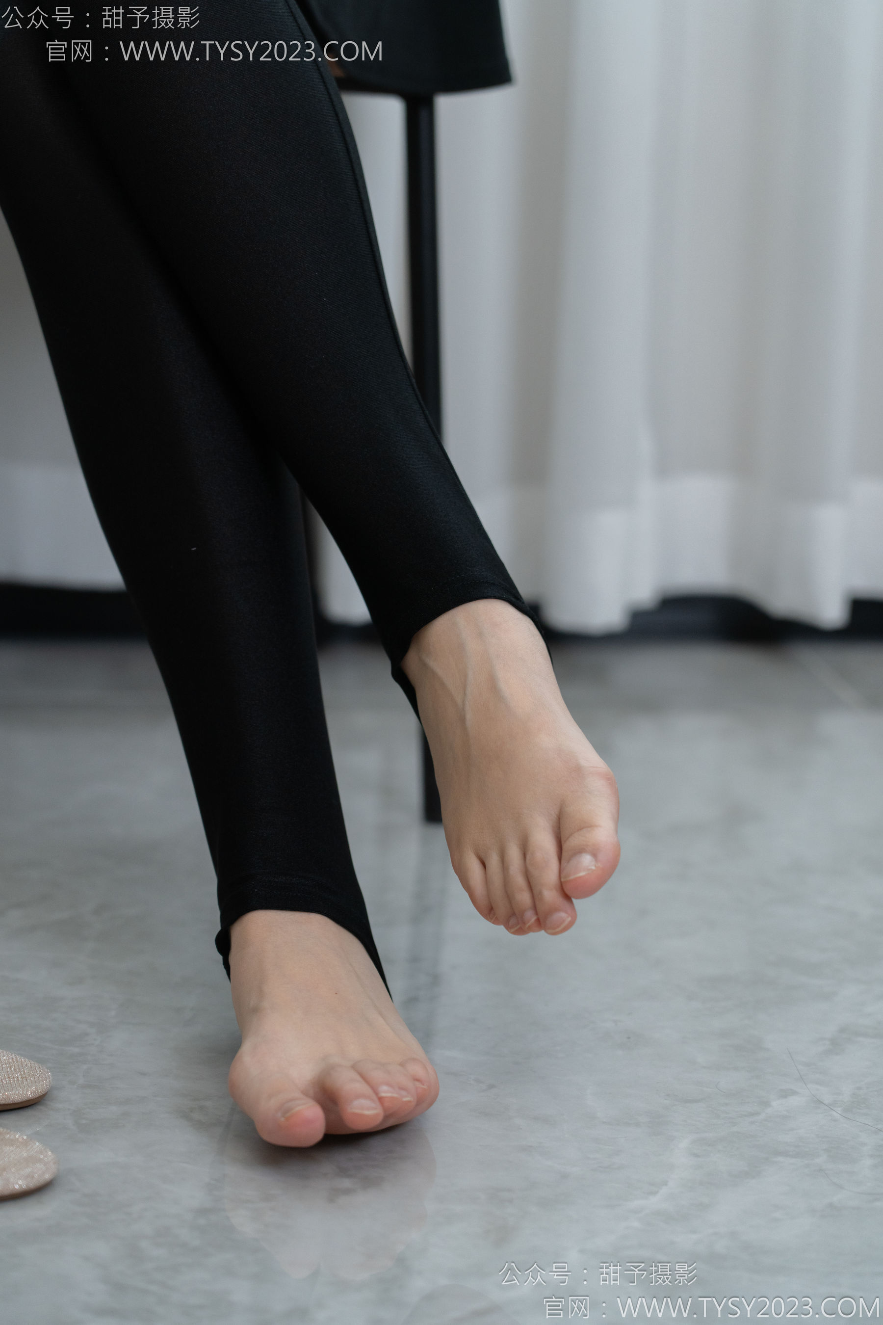 甜予摄影 No.158 梦梦 - 高跟鞋、短肉丝、短黑丝、裸足/(130P)