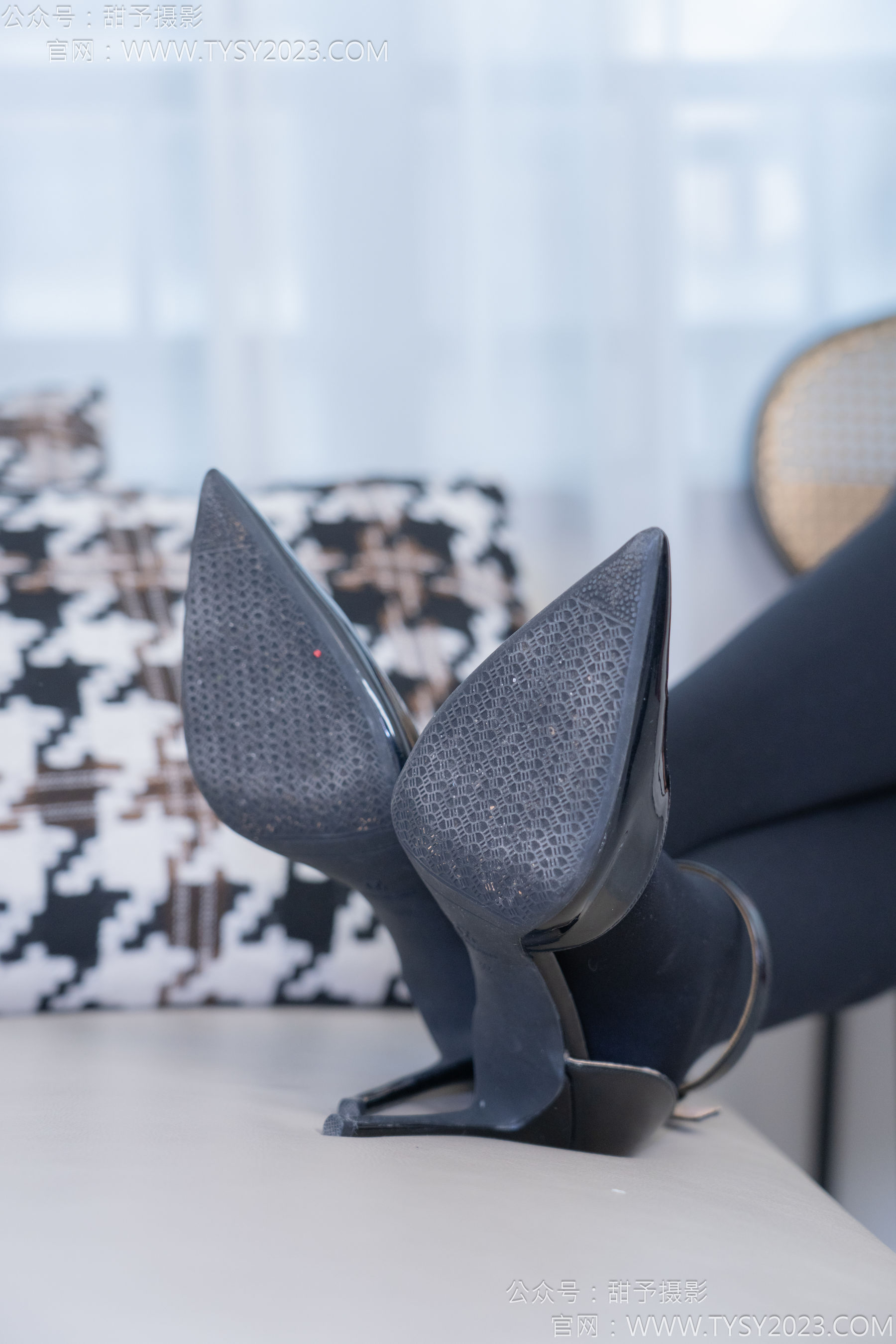 甜予摄影 No.187 知知 - 高跟鞋、厚黑丝/(127P)