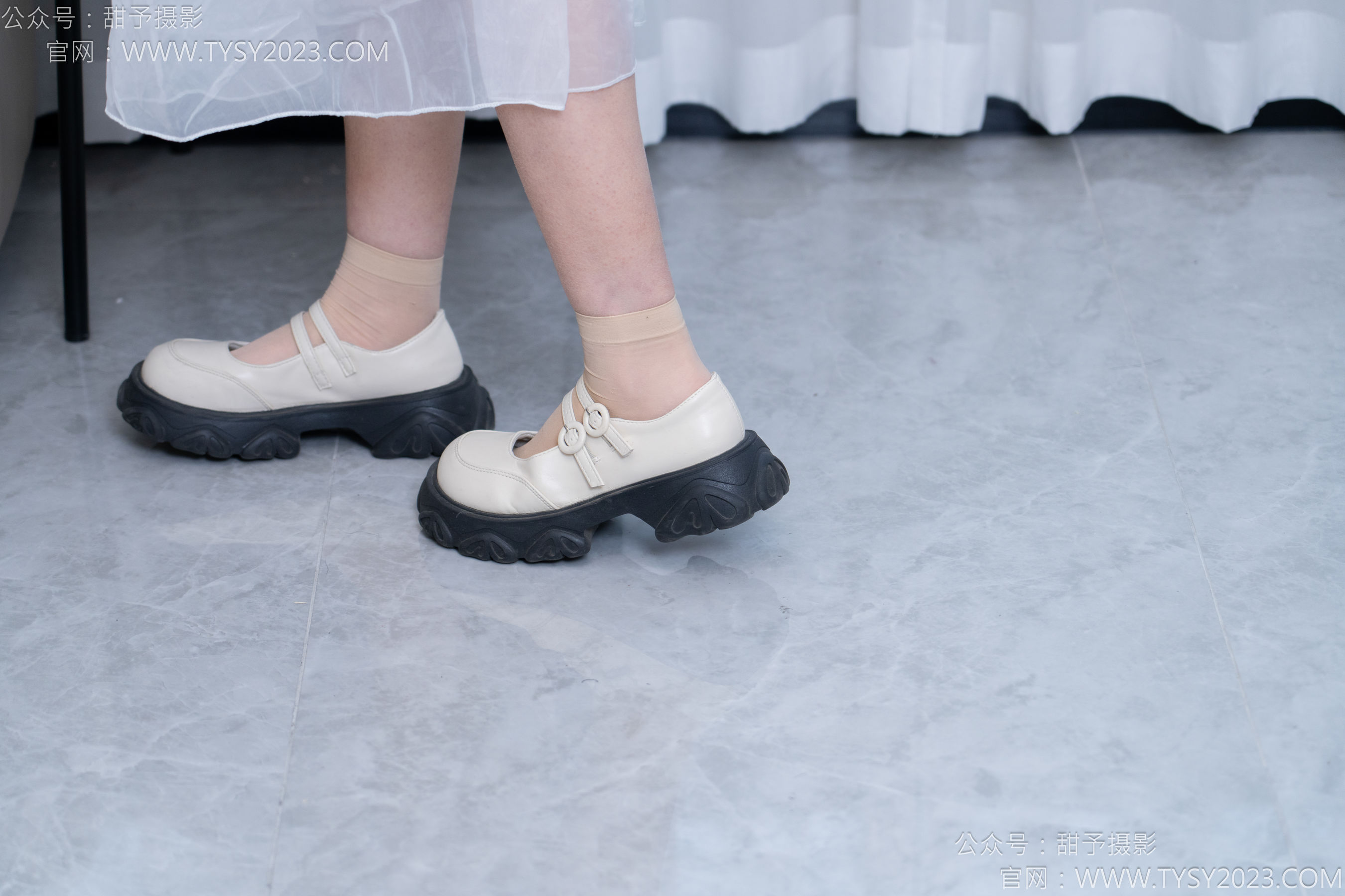 甜予摄影 No.172 知知 - 皮鞋、短肉丝、裸足/(130P)