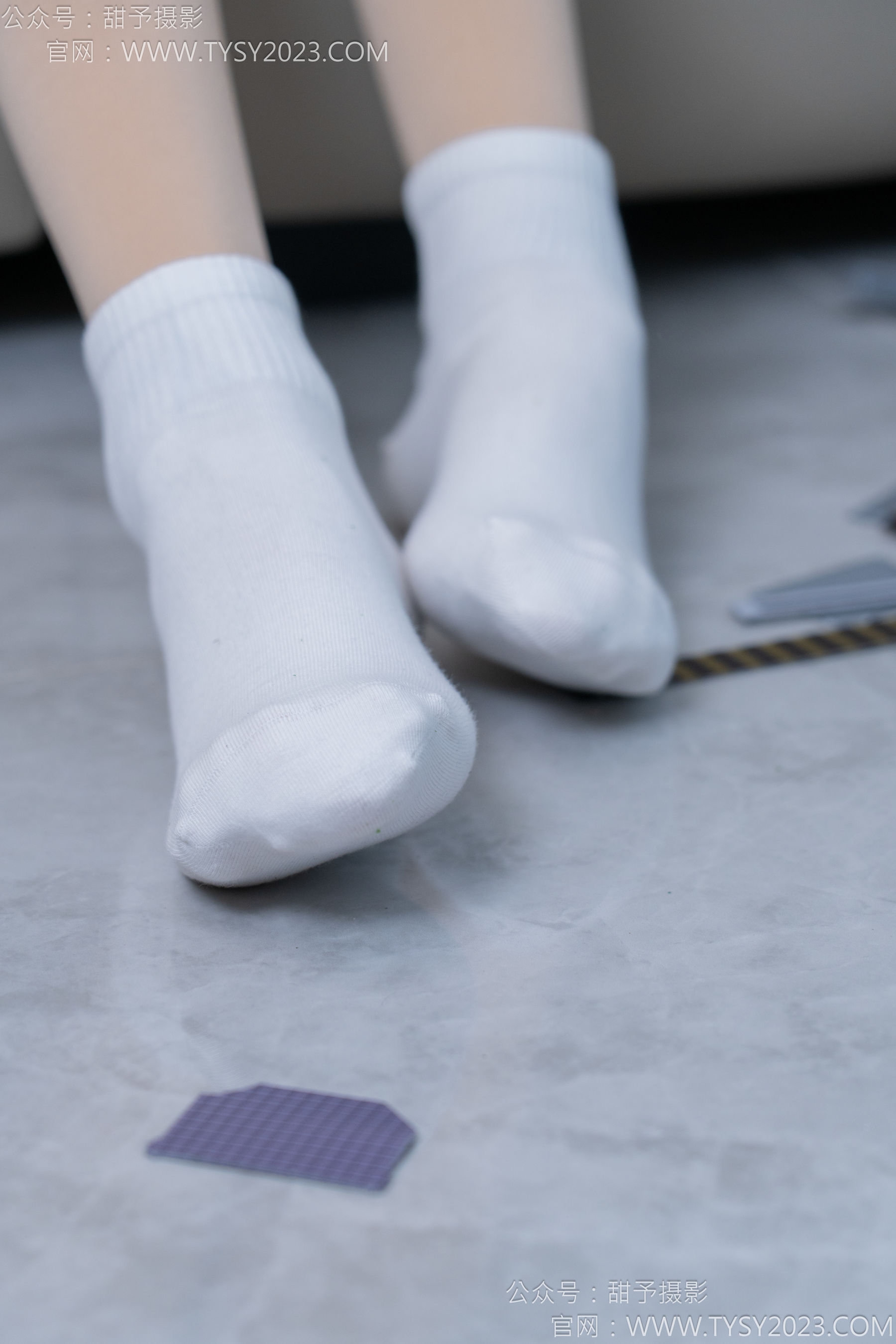 甜予摄影 No.182 珞珞 - 板鞋、白棉袜、厚肉丝、小人国剧情/(134P)