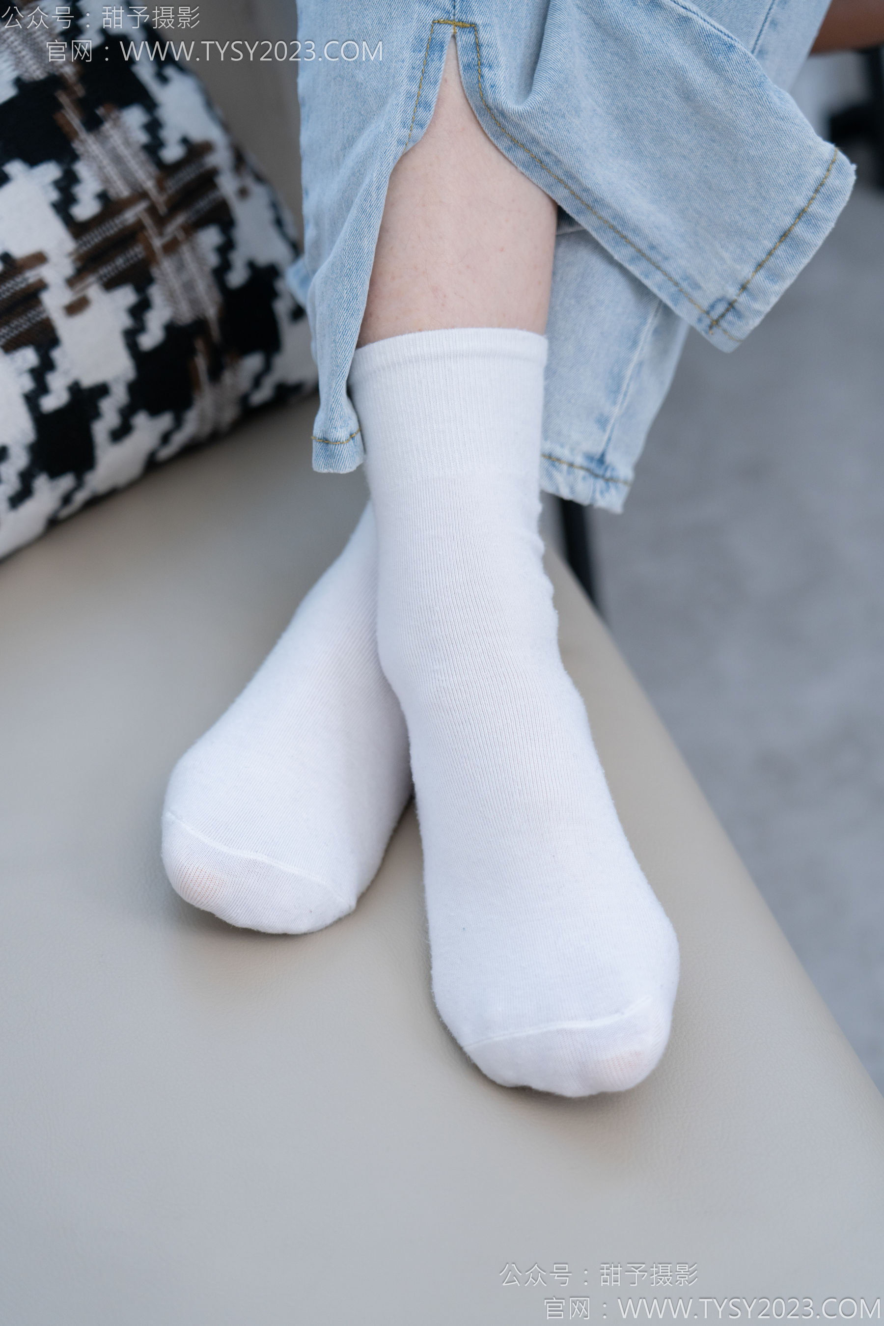 甜予摄影 No.181 小容 - 板鞋、白棉袜、裸足/(130P)