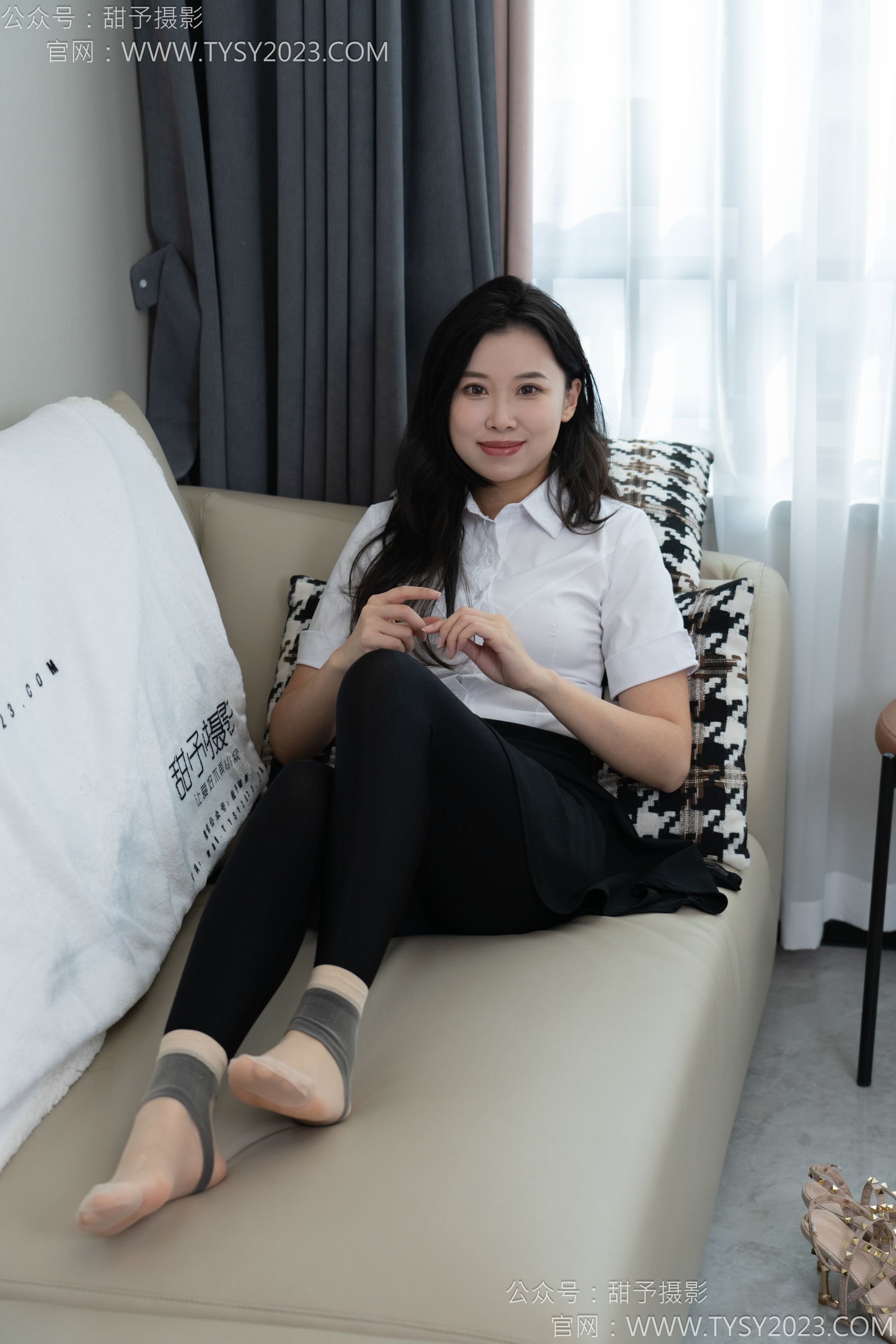 甜予摄影 No.158 梦梦 - 高跟鞋、短肉丝、短黑丝、裸足/(130P)