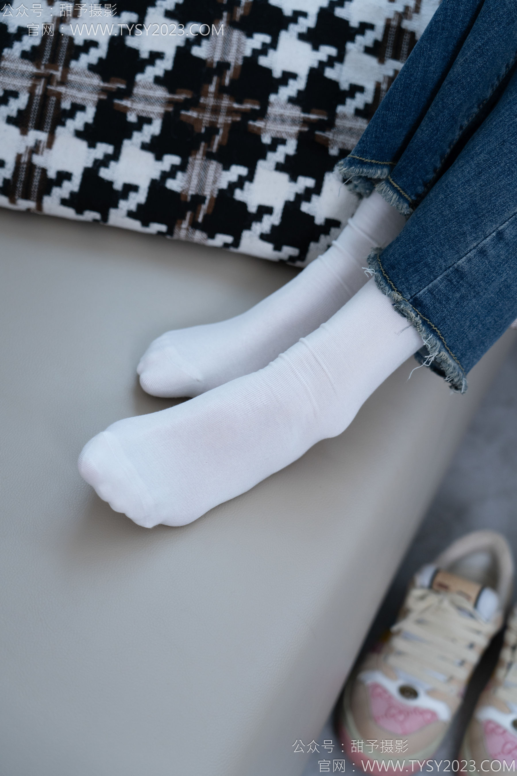 甜予摄影 No.170 珞珞 - 板鞋、白棉袜、裸足/(130P)