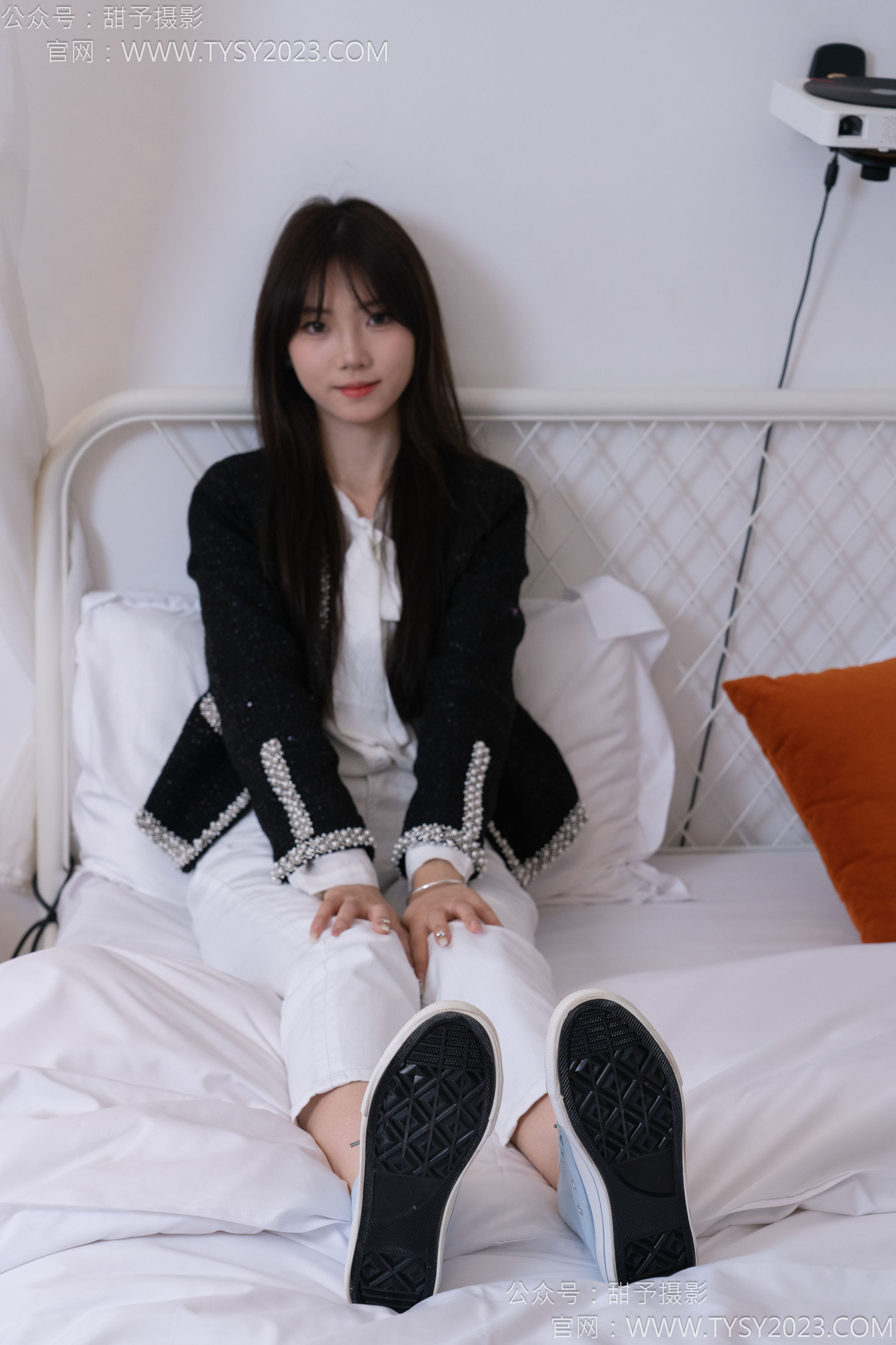 甜予摄影 No.171 璇璇 - 帆布鞋、白棉袜、抖腿剧情/(151P)