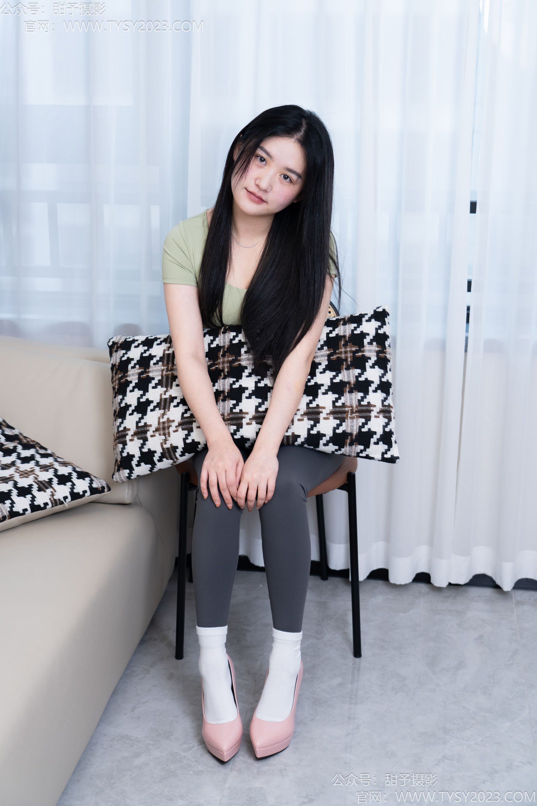 甜予摄影 No.192 澜澜 - 高跟鞋、白棉袜、裸足/(134P)