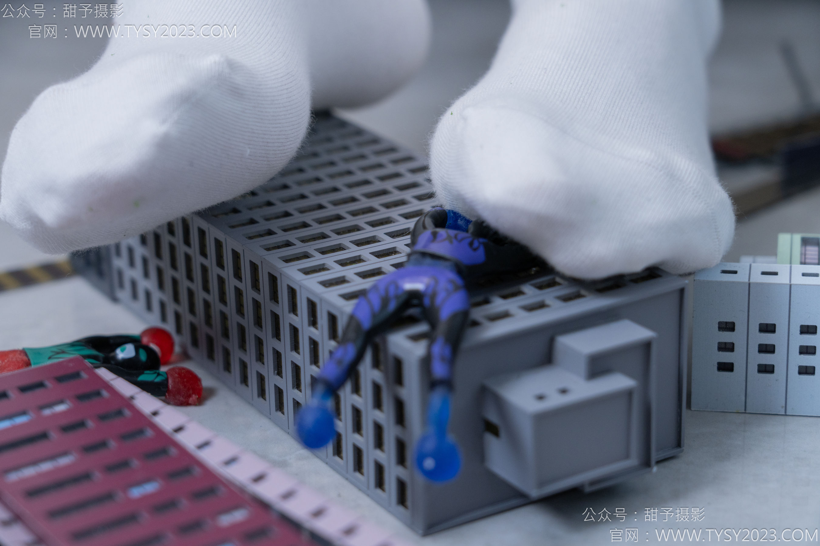 甜予摄影 No.182 珞珞 - 板鞋、白棉袜、厚肉丝、小人国剧情/(134P)