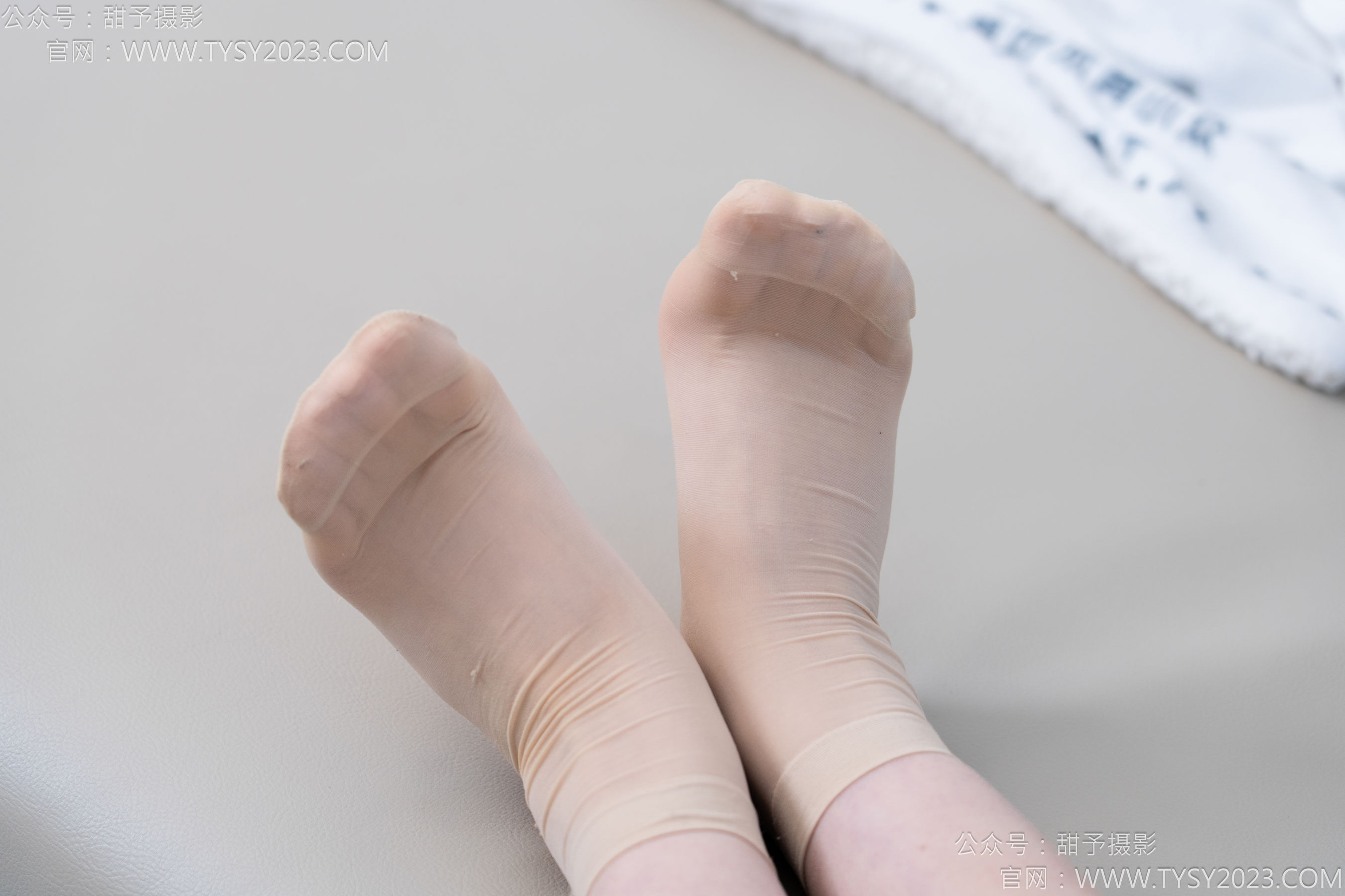 甜予摄影 No.172 知知 - 皮鞋、短肉丝、裸足/(130P)