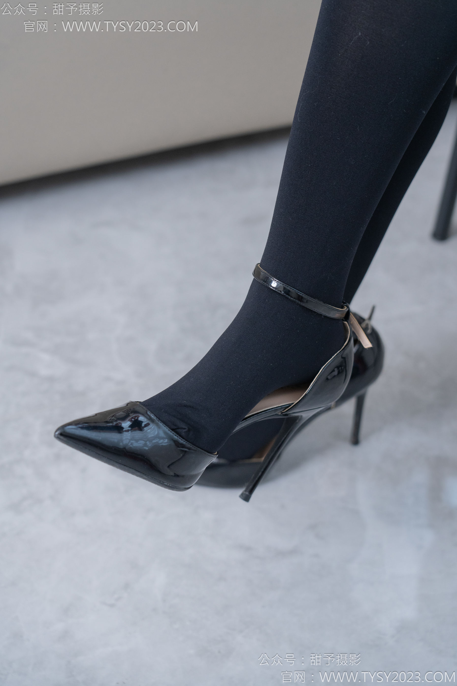 甜予摄影 No.187 知知 - 高跟鞋、厚黑丝/(127P)