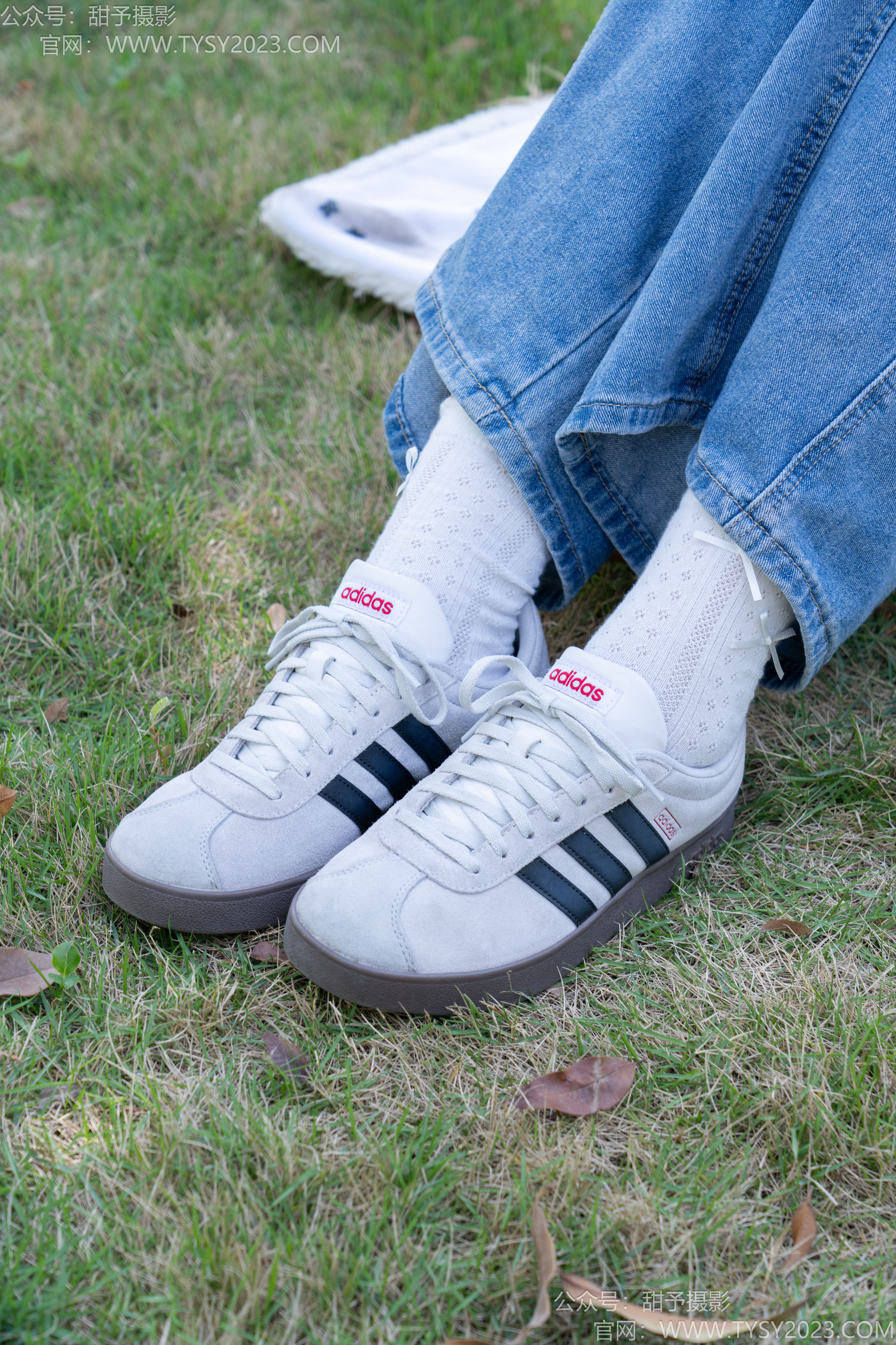 甜予摄影 No.194 小橙子 - 板鞋、白棉袜、裸足/(130P)