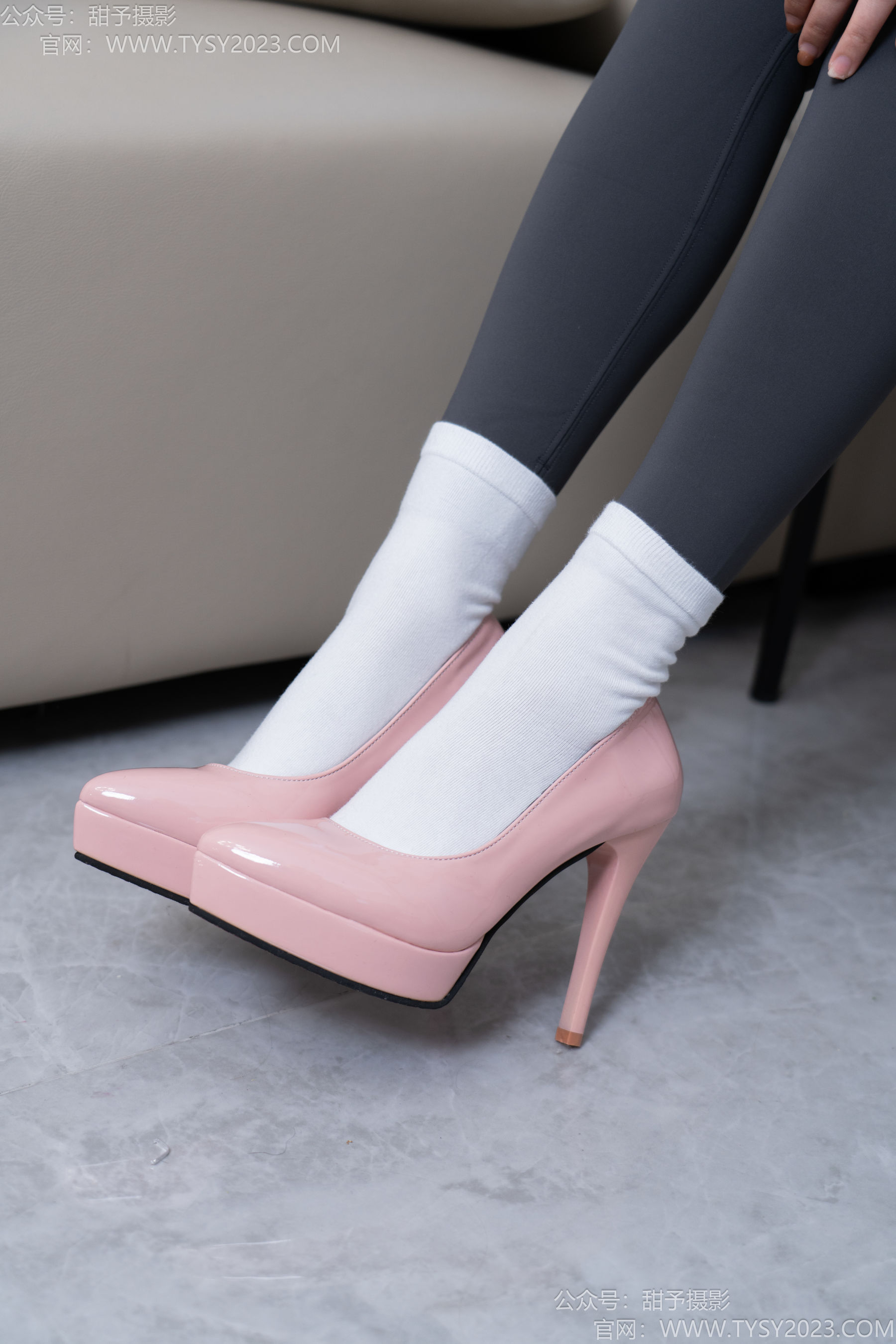 甜予摄影 No.192 澜澜 - 高跟鞋、白棉袜、裸足/(134P)