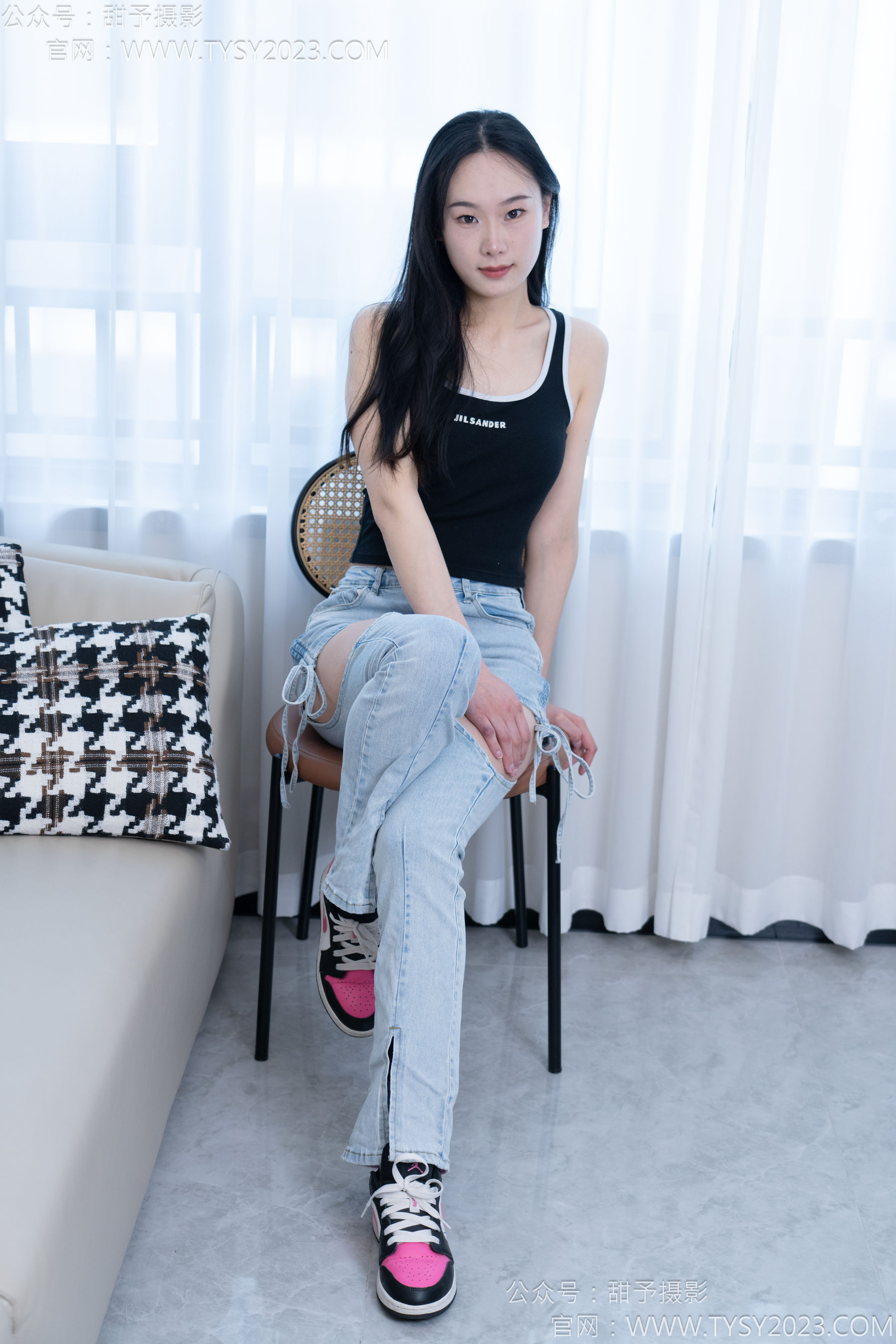 甜予摄影 No.181 小容 - 板鞋、白棉袜、裸足/(130P)