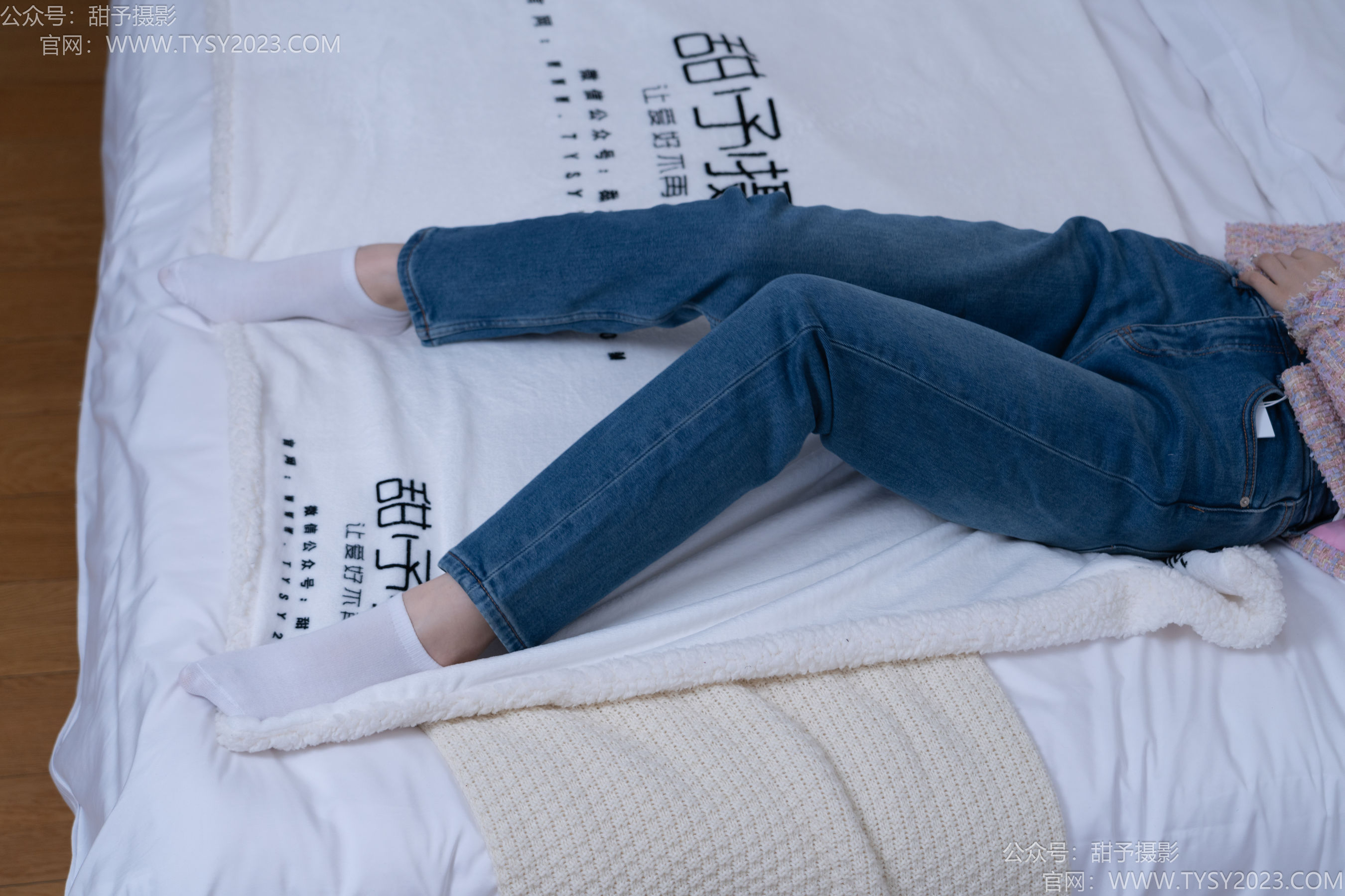 甜予摄影 No.189 璇璇 - 帆布鞋、裸足、抖腿剧情/(134P)