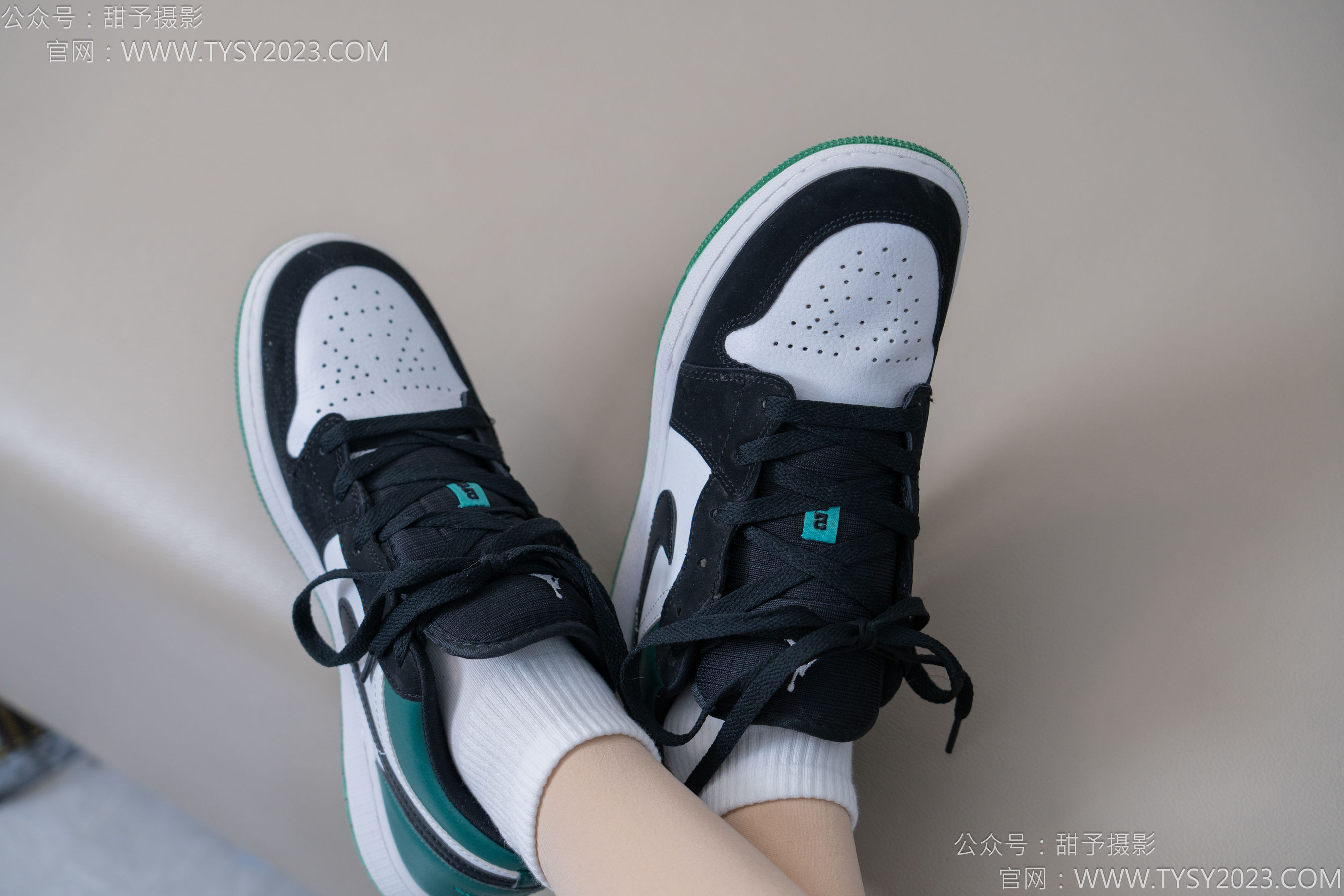 甜予摄影 No.182 珞珞 - 板鞋、白棉袜、厚肉丝、小人国剧情/(134P)