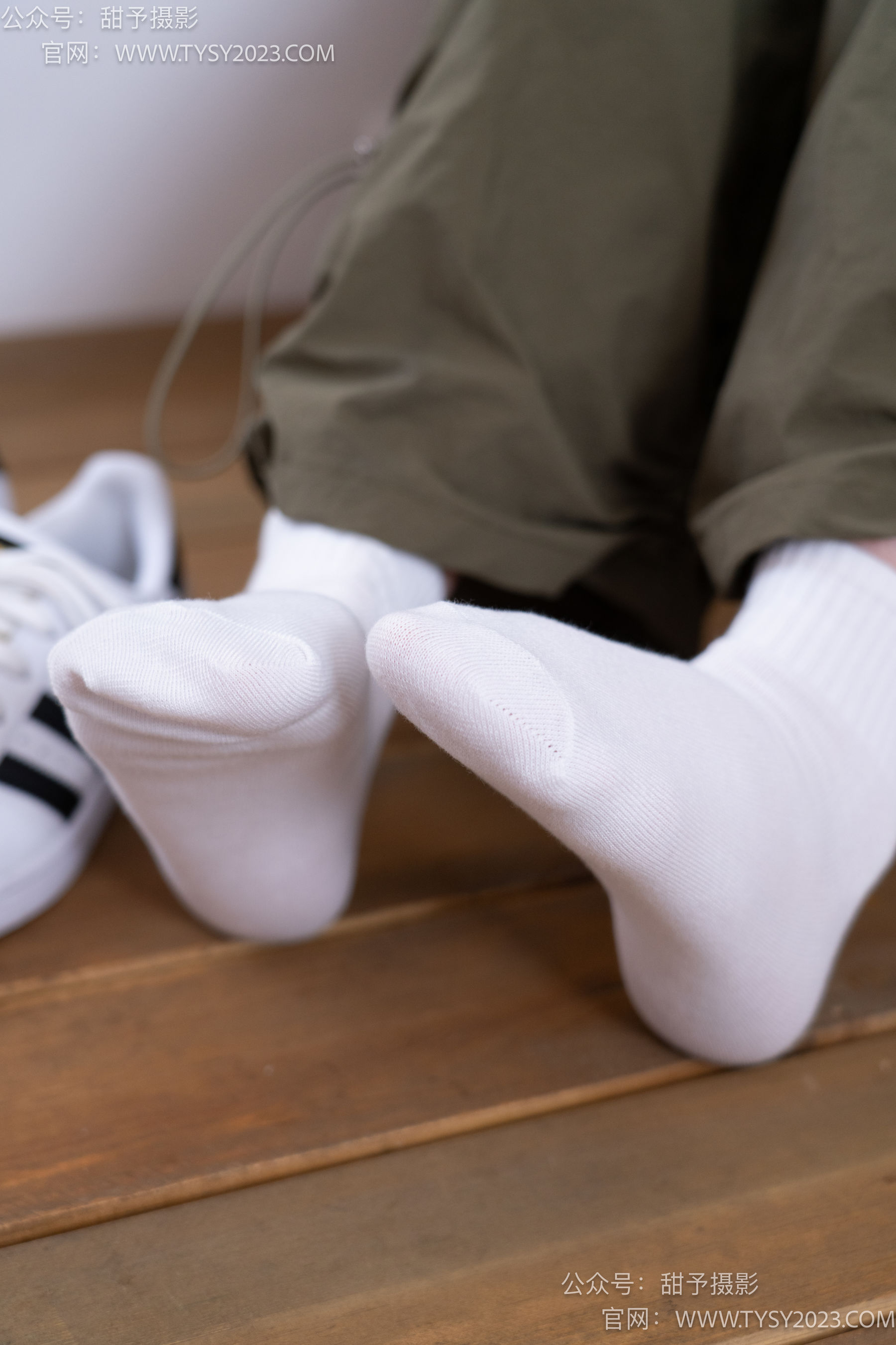 甜予摄影 No.161 双双 - 板鞋、白棉袜、裸足/(130P)