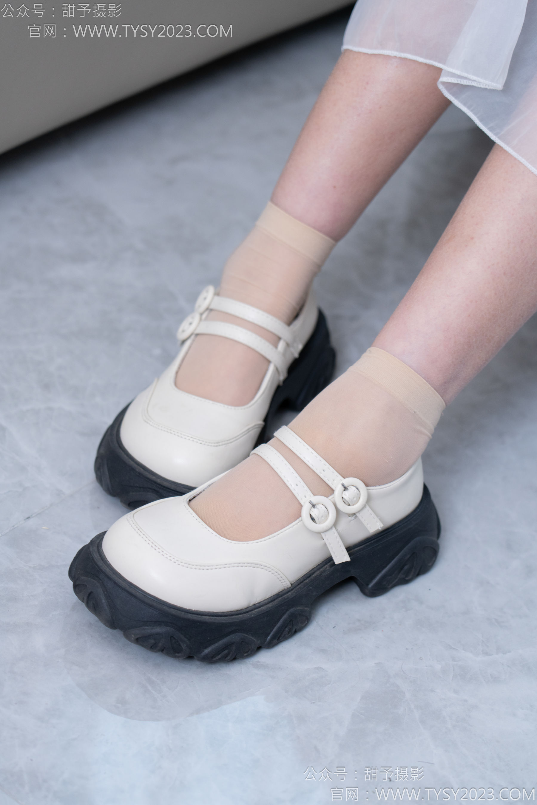 甜予摄影 No.172 知知 - 皮鞋、短肉丝、裸足/(130P)