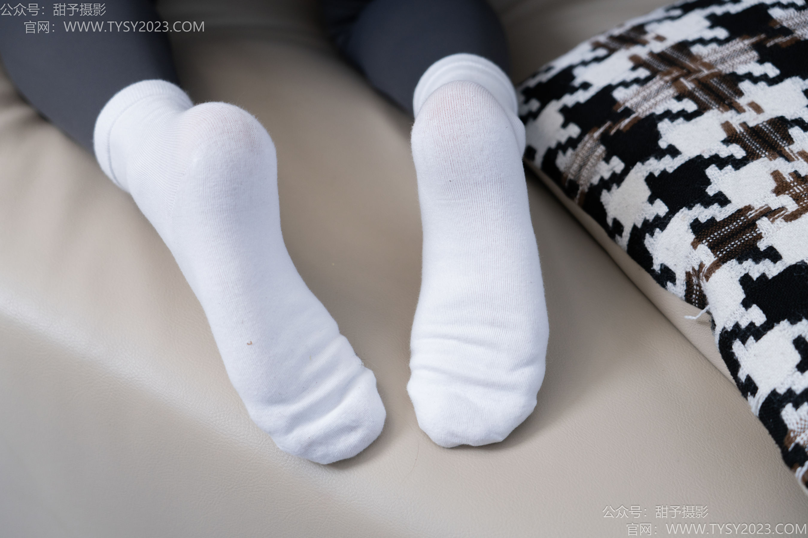 甜予摄影 No.192 澜澜 - 高跟鞋、白棉袜、裸足/(134P)